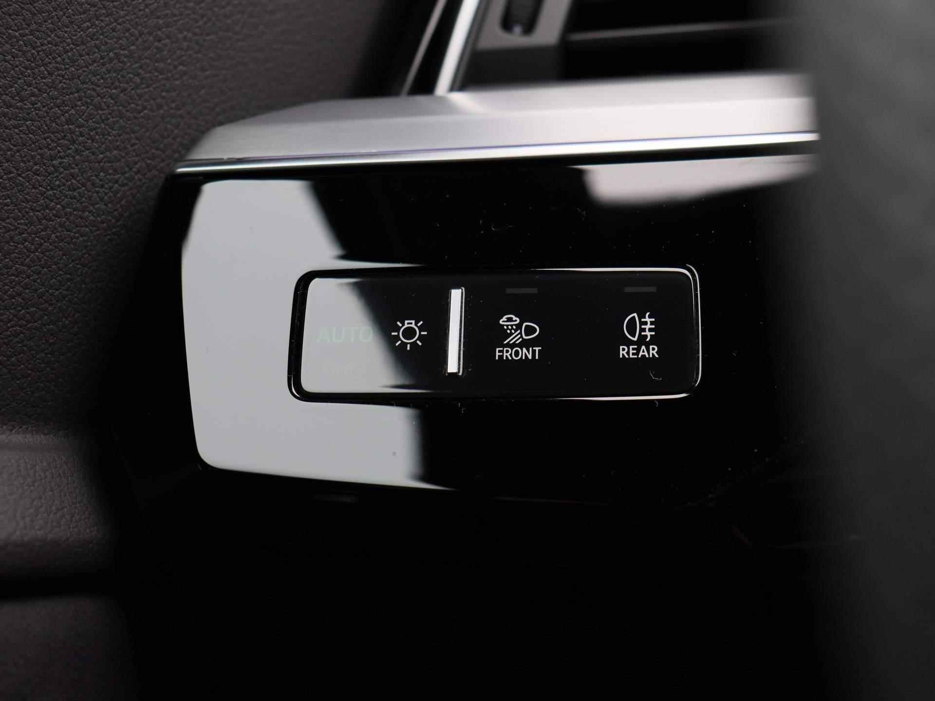 Audi Q8 e-tron S quattro SQ8 115 kWh Navigatie | Camera | Leder | Stoelverwarming | Panorama dak | Cruise Controle | - 27/69