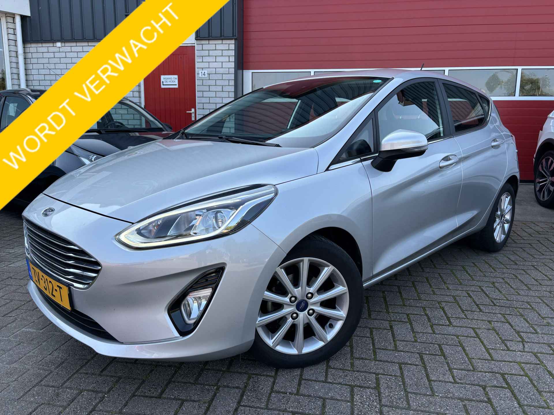 Ford Fiesta 1.0 EcoBoost 100PK Titanium CLIMA / CARPLAY / NAVI / BLUETOOTH / CRUISE / DAB+ / NL-AUTO - 1/7