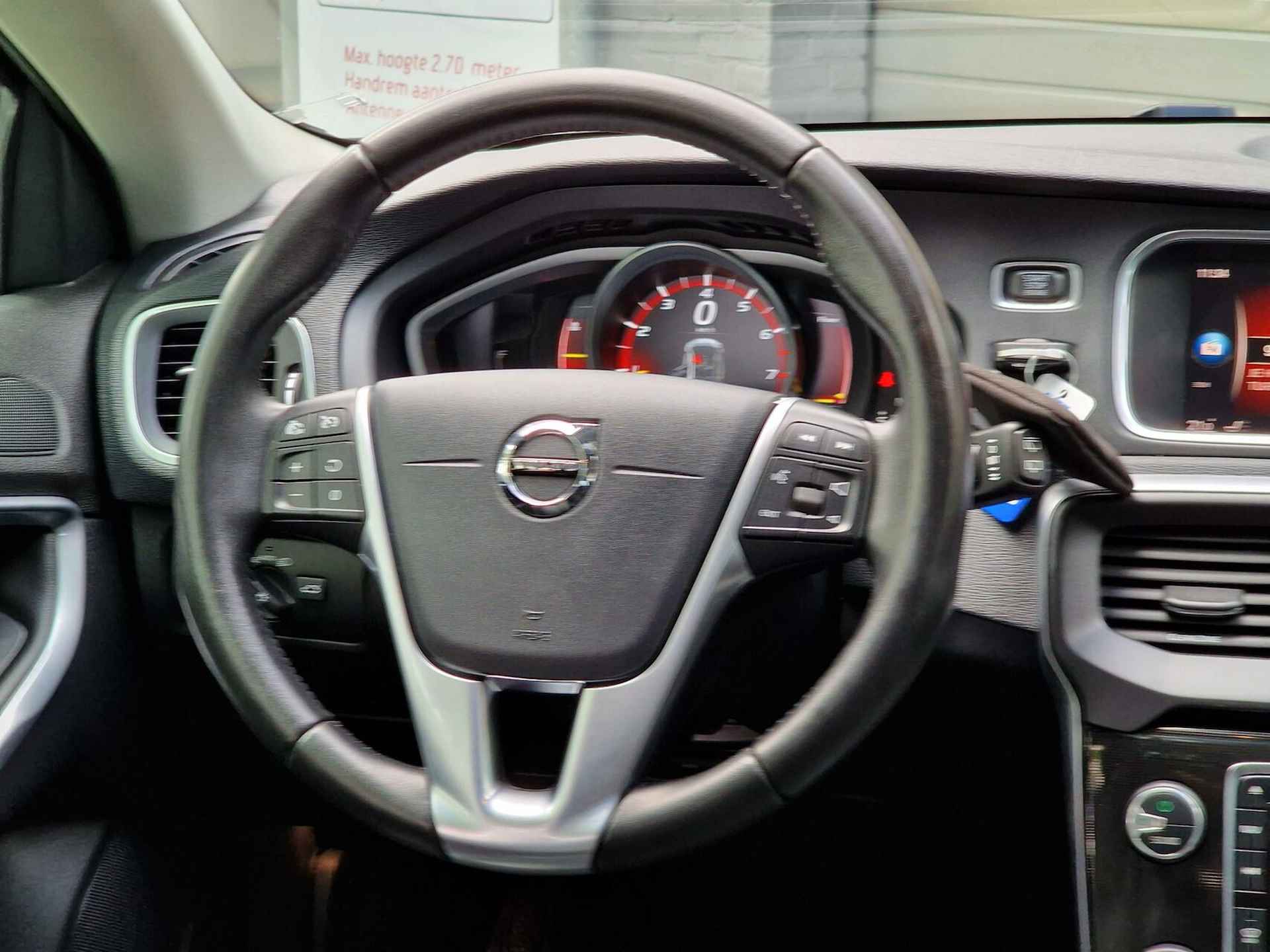 Volvo V40 Cross Country 1.5 T3 153PK 4-cilinder Polar+ Luxury|Leer|Pano|Trekhaak|Automaat|LED| - 21/22