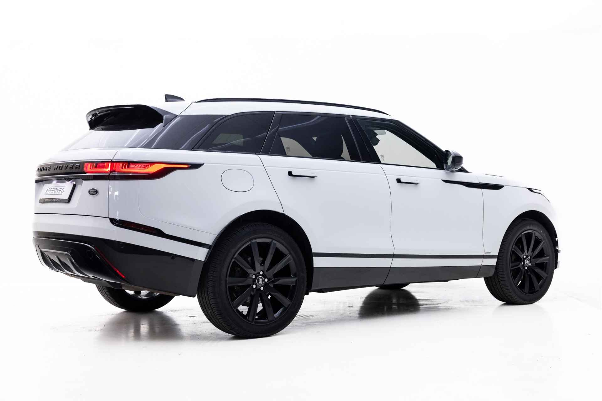 Land Rover Range Rover Velar 2.0 P250 Turbo AWD R-Dynamic SE | Black Pack | Pano | 20 Inch | 360gr Camera | Meridian Surround | Adaptieve cr control - 21/36