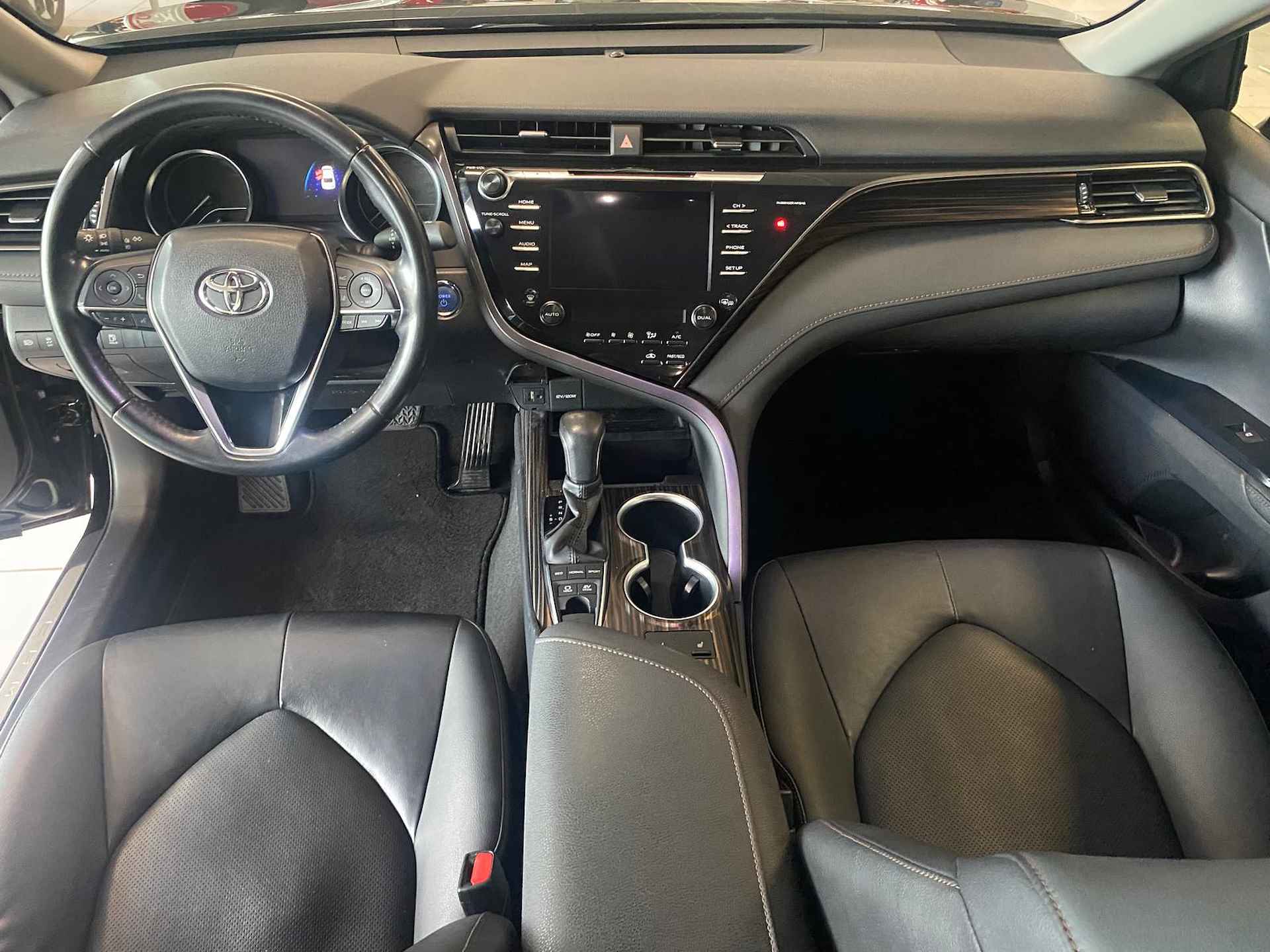 Toyota Camry 2.5 Hybrid Executive - 15/44