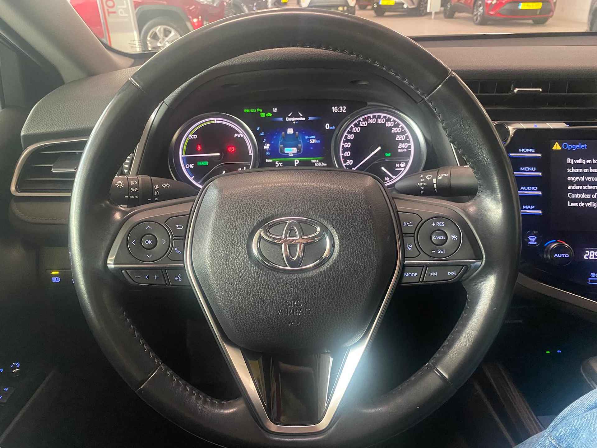 Toyota Camry 2.5 Hybrid Executive - 17/44