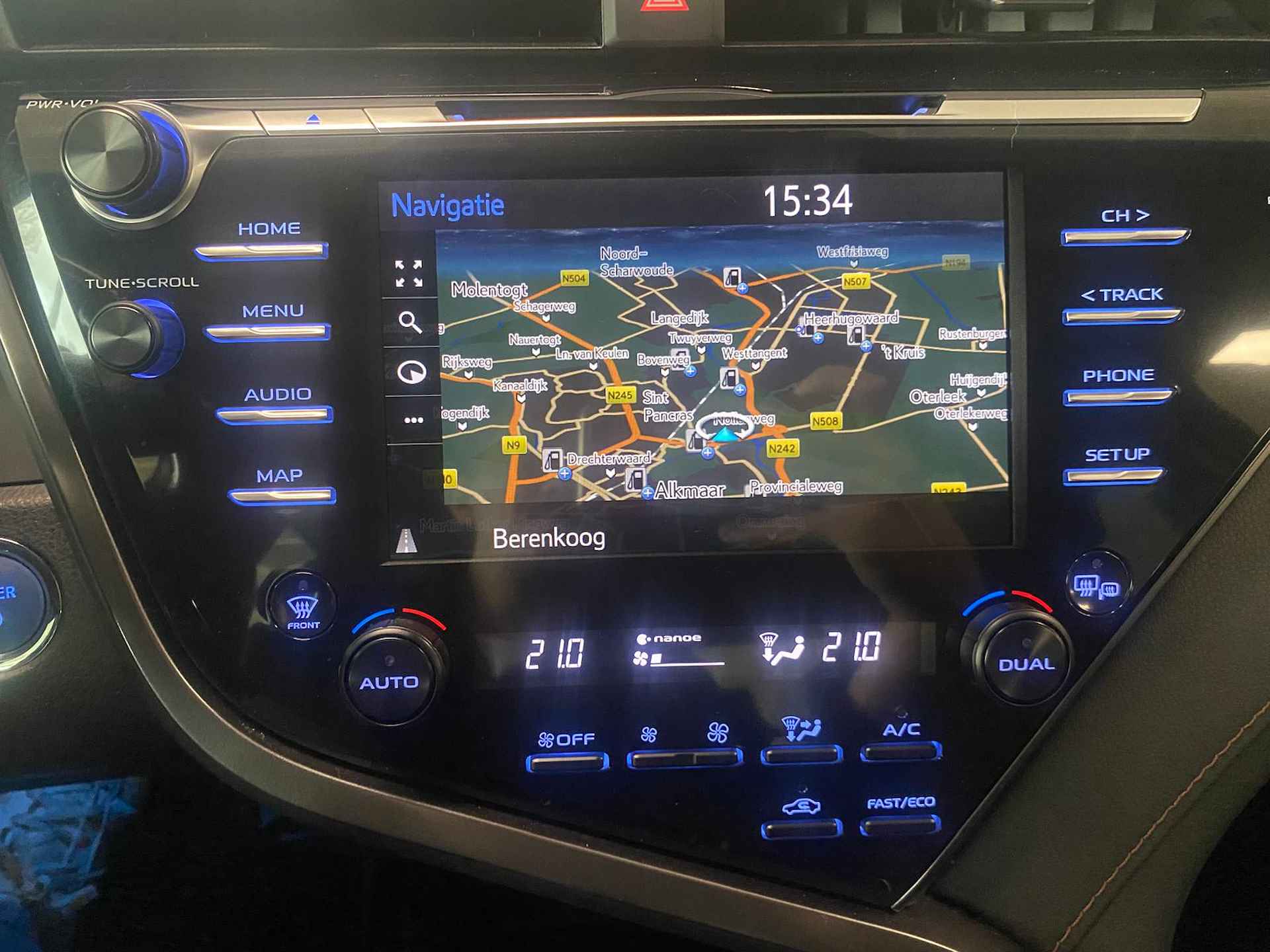 Toyota Camry 2.5 Hybrid Executive - 29/44