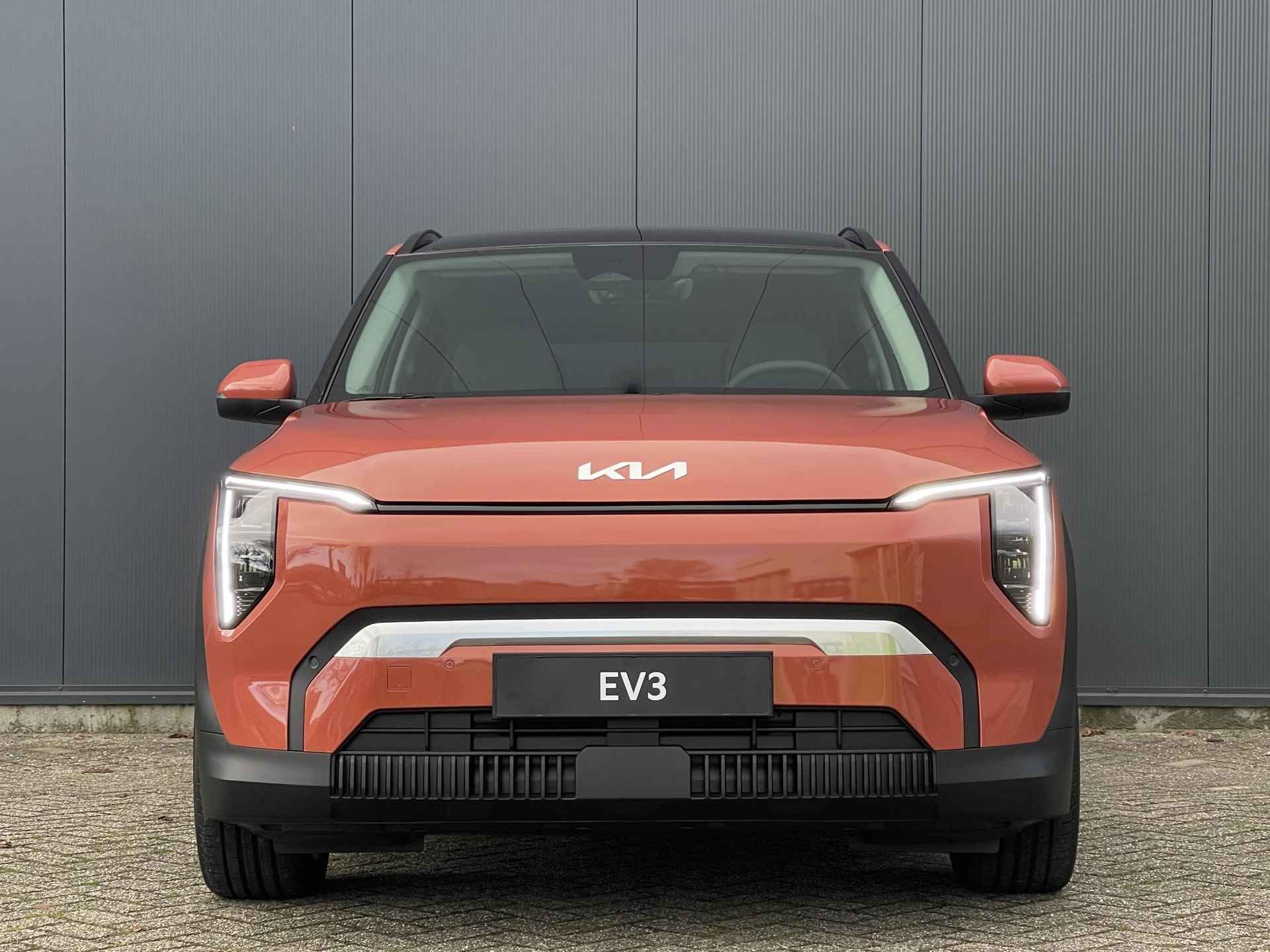 Kia EV3 Plus Advanced 58.3 kWh | *Nu icm ANWB ACTIE private lease vanaf €484,-* | *Gratis metallic lak* | Subsidie mogelijk | 408KM WLTP | Bel 079 361 64 44 voor een afspraak - 10/39