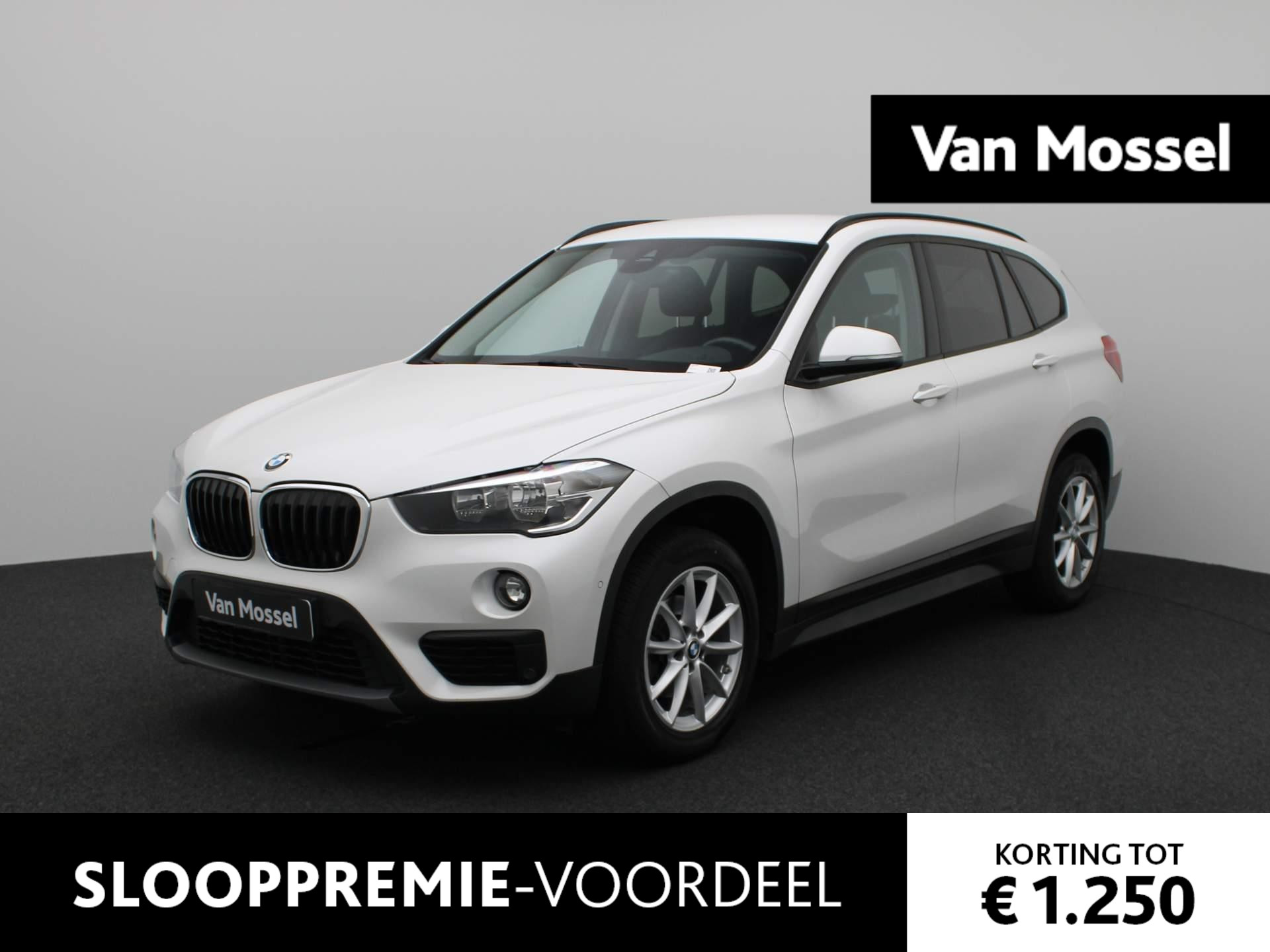 BMW X1 sDrive16d Executive | STOELVERWARMING | NAVIGATIE | AIRCO | PARKEERSENSOREN VOOR + ACHTER | PARKEERASSISTENT | BLUETOOTH TELEFOON & AUDIO | MULTIFUNCTIONEEL STUURWIEL | LICHTMETALEN VELGEN |