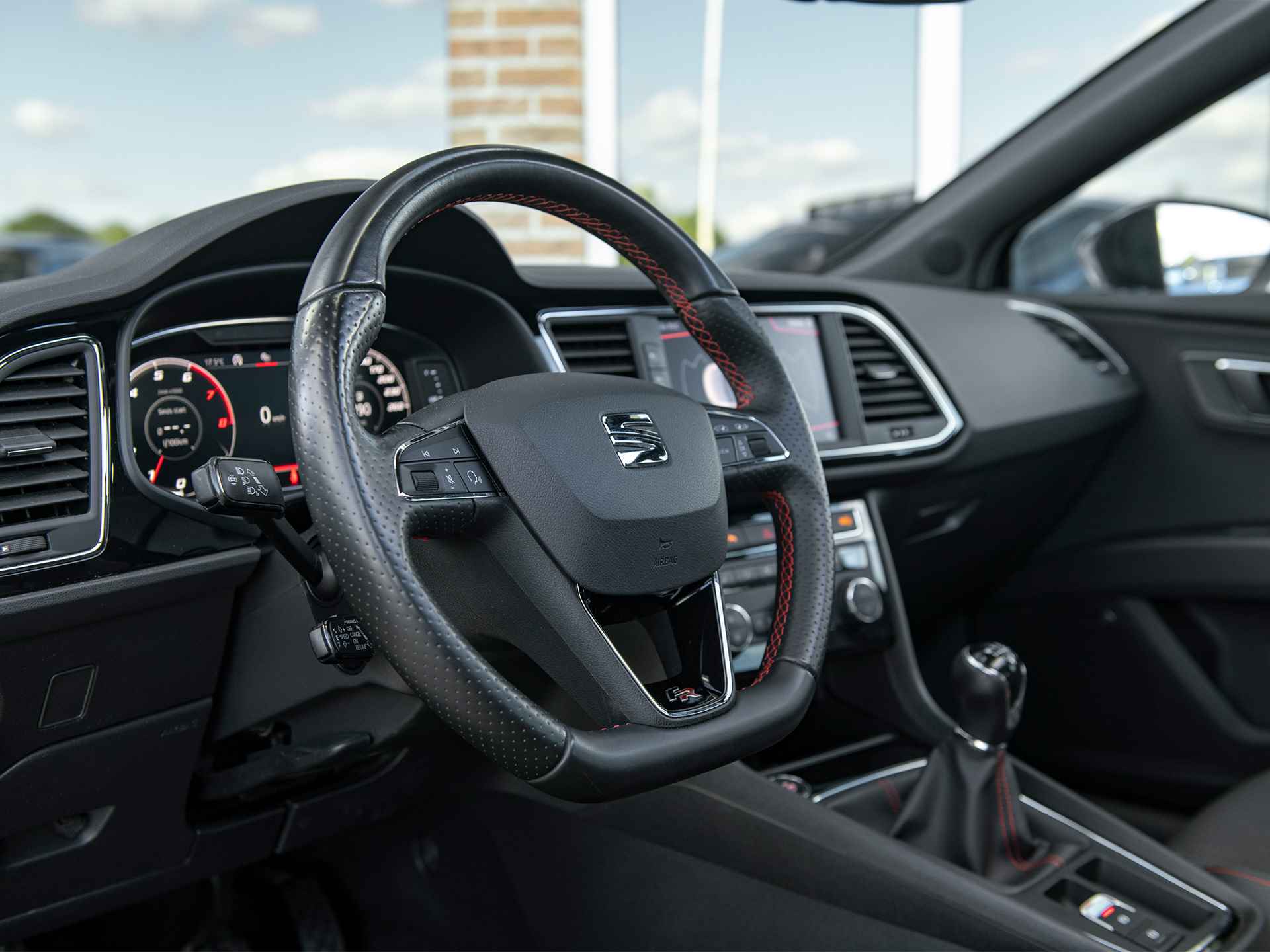 SEAT León ST 1.0 TSI FR Ultimate Edition | ACC | Pano | Navi & Apple Carplay/Android Auto | Beats Audio | Virtual Cockpit | Trekhaak | Keyless | Achteruitrijcamera | Spiegels el. inklapbaar | Stoelverwarming - 4/59
