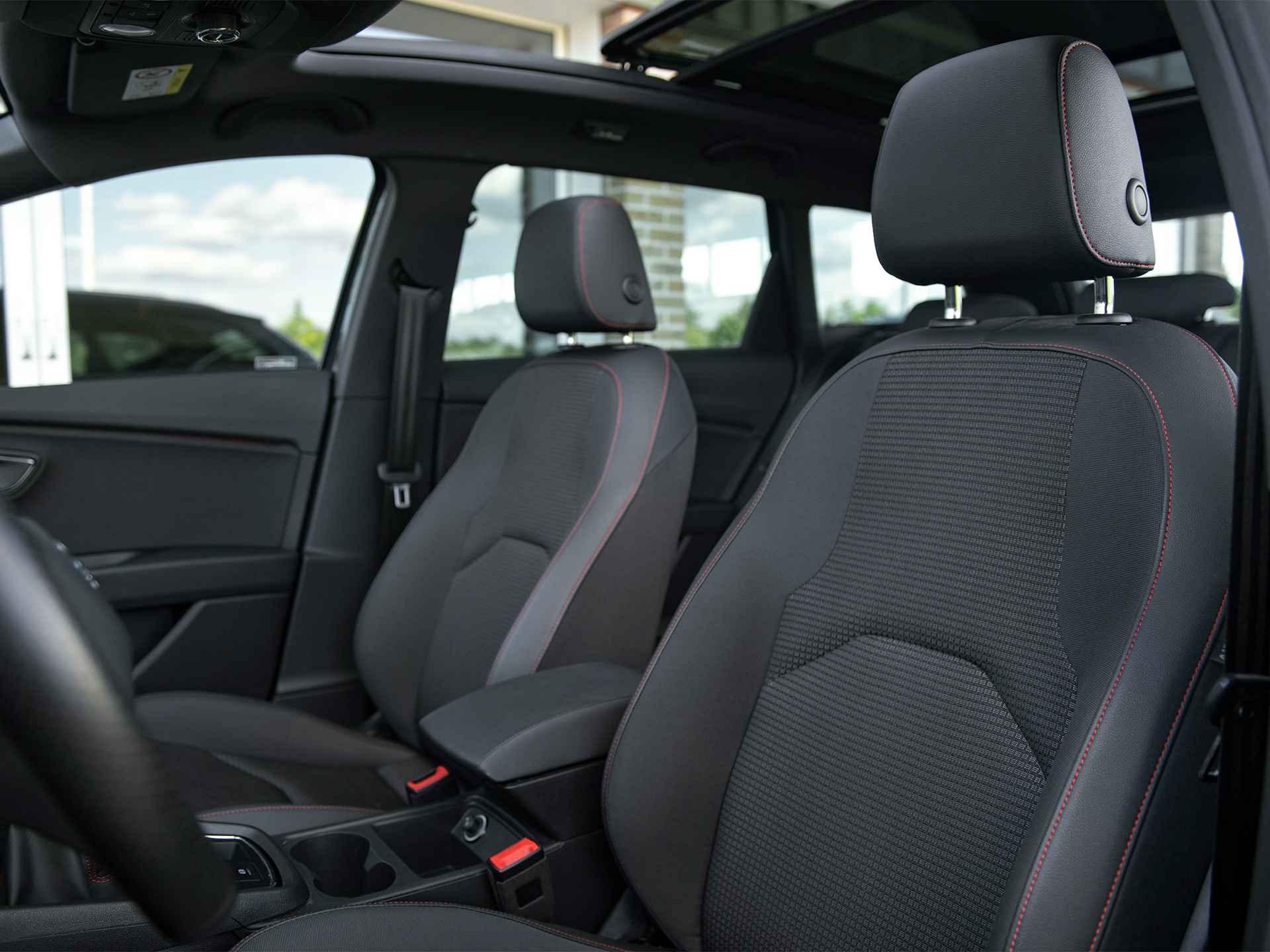 SEAT León ST 1.0 TSI FR Ultimate Edition | ACC | Pano | Navi & Apple Carplay/Android Auto | Beats Audio | Virtual Cockpit | Trekhaak | Keyless | Achteruitrijcamera | Spiegels el. inklapbaar | Stoelverwarming - 5/59