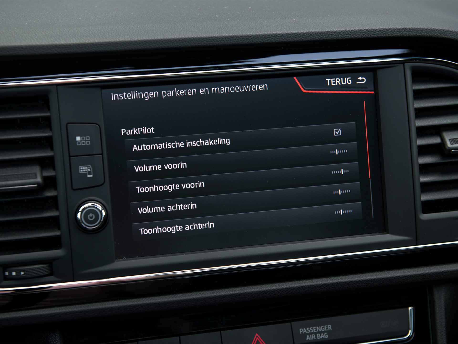 SEAT León ST 1.0 TSI FR Ultimate Edition | ACC | Pano | Navi & Apple Carplay/Android Auto | Beats Audio | Virtual Cockpit | Trekhaak | Keyless | Achteruitrijcamera | Spiegels el. inklapbaar | Stoelverwarming - 21/59