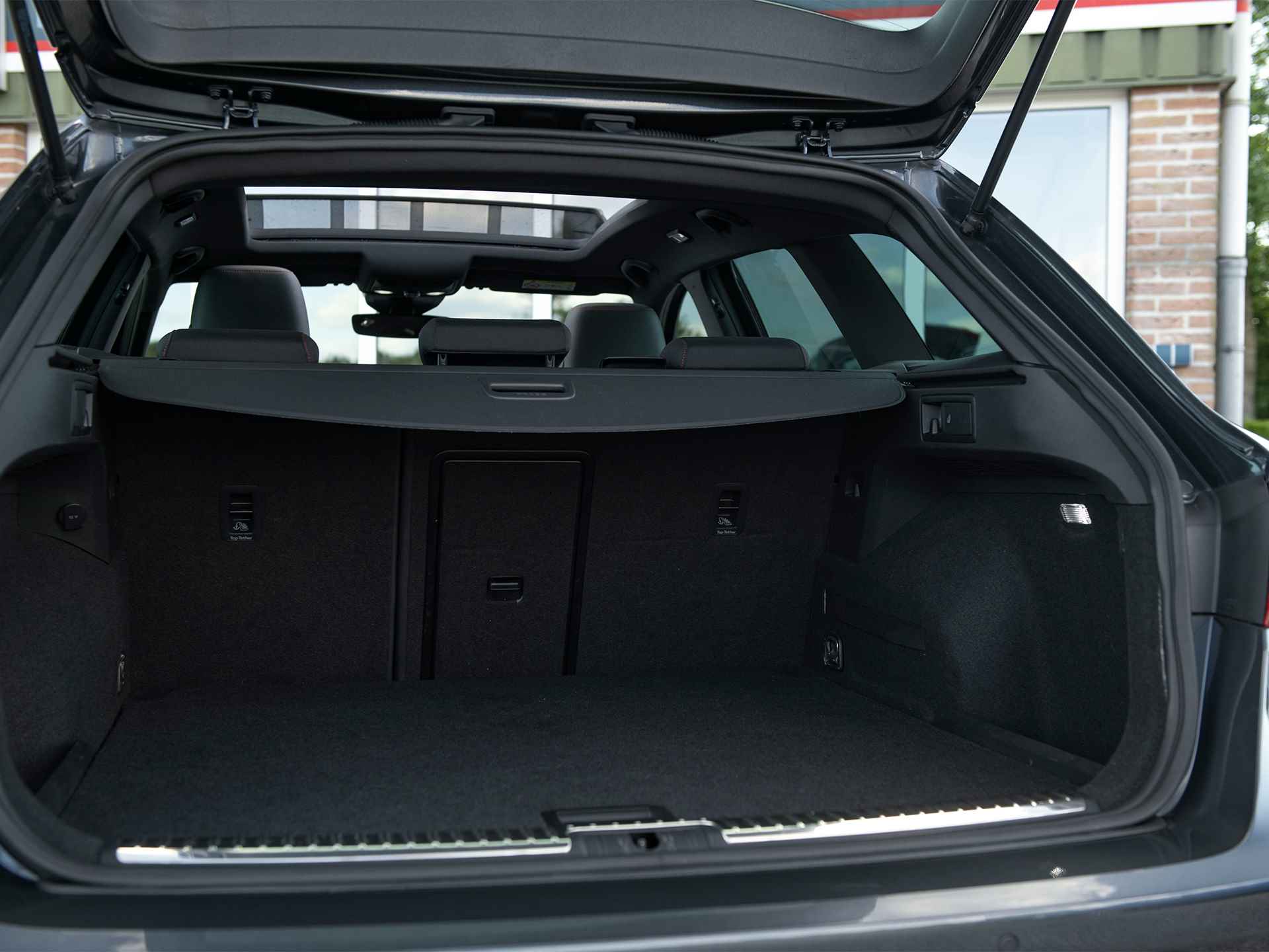 SEAT León ST 1.0 TSI FR Ultimate Edition | ACC | Pano | Navi & Apple Carplay/Android Auto | Beats Audio | Virtual Cockpit | Trekhaak | Keyless | Achteruitrijcamera | Spiegels el. inklapbaar | Stoelverwarming - 39/59