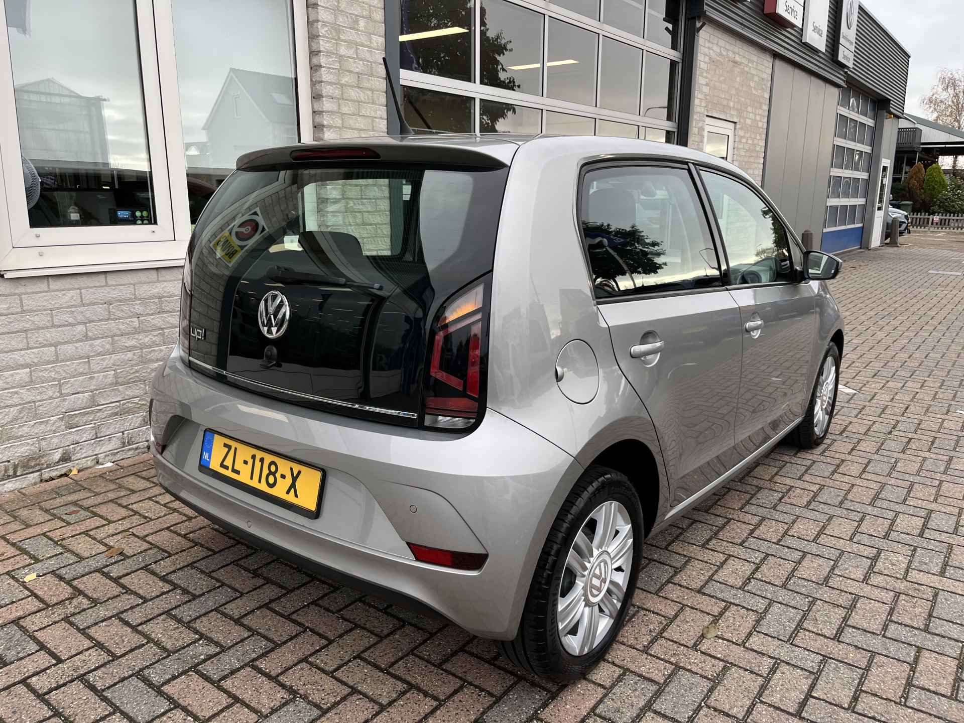 Volkswagen up! 1.0 BMT high up! / PARK. SENSOREN/ CRUISE/ BLUETOOTH/ AIRCO/ - 32/37