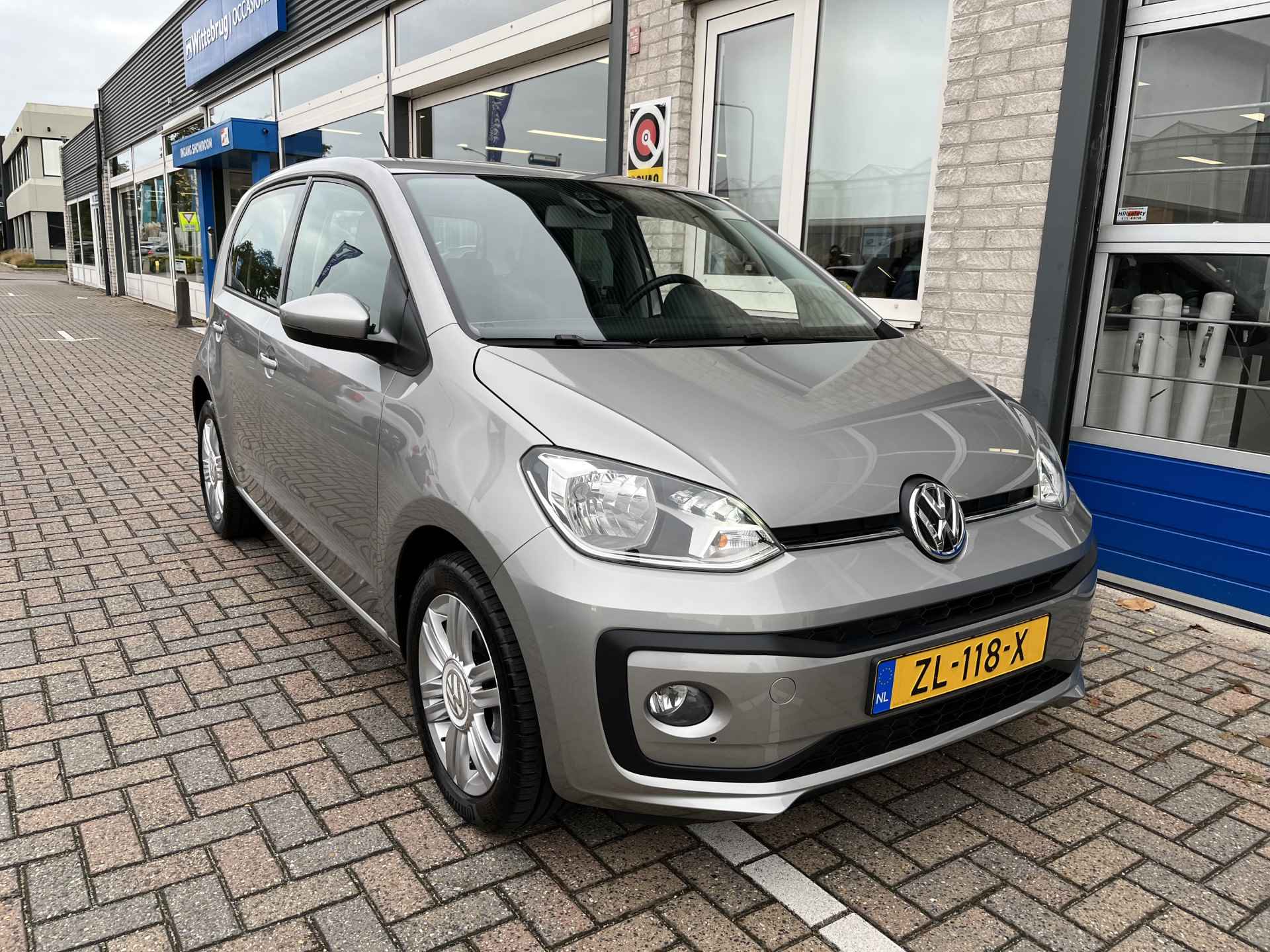 Volkswagen up! 1.0 BMT high up! / PARK. SENSOREN/ CRUISE/ BLUETOOTH/ AIRCO/ - 34/37