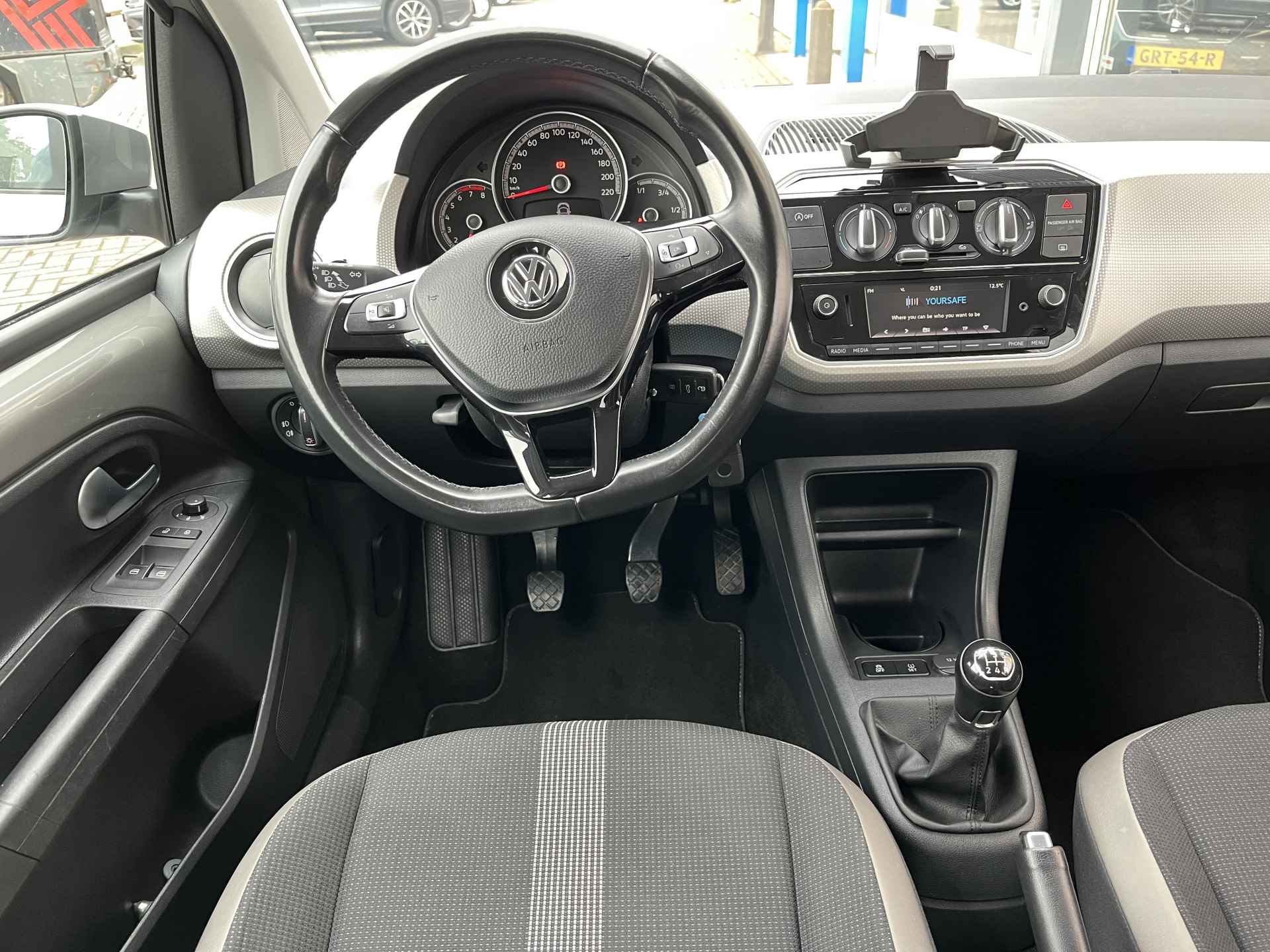 Volkswagen up! 1.0 BMT high up! / PARK. SENSOREN/ CRUISE/ BLUETOOTH/ AIRCO/ - 10/37