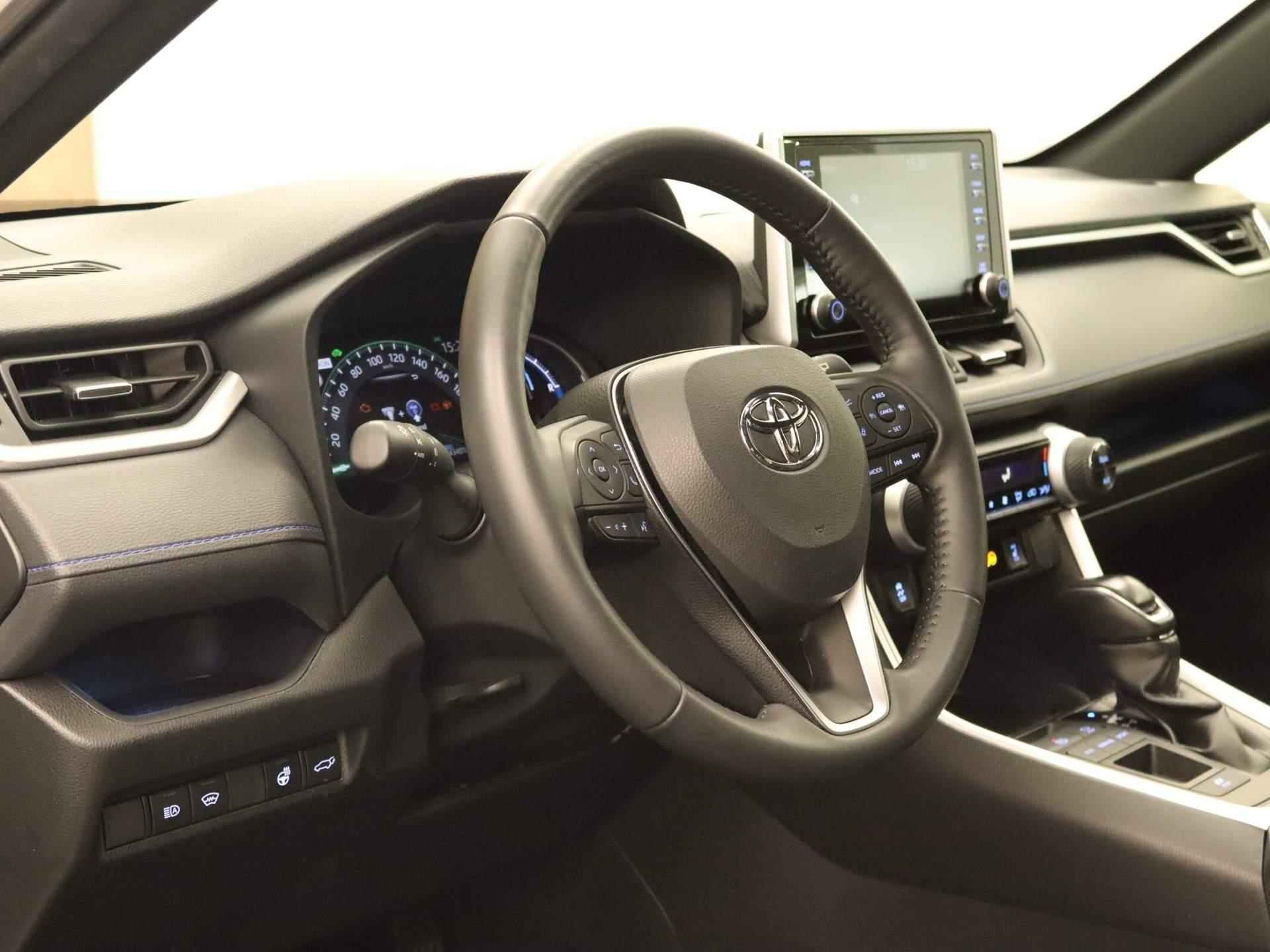 Toyota RAV4 2.5 Hybrid Style -  ELEKTRISCH BEDIENBARE ACHTERKLEP - ELEKTRISCH VERSTELBARE BESTUURDERSSTOEL - VERWARMBARE VOORRUIT/ STUUR - VOORSTOELEN VERWARMD -PARKEERSENSOREN VOOR/ ACHTER - 3/42