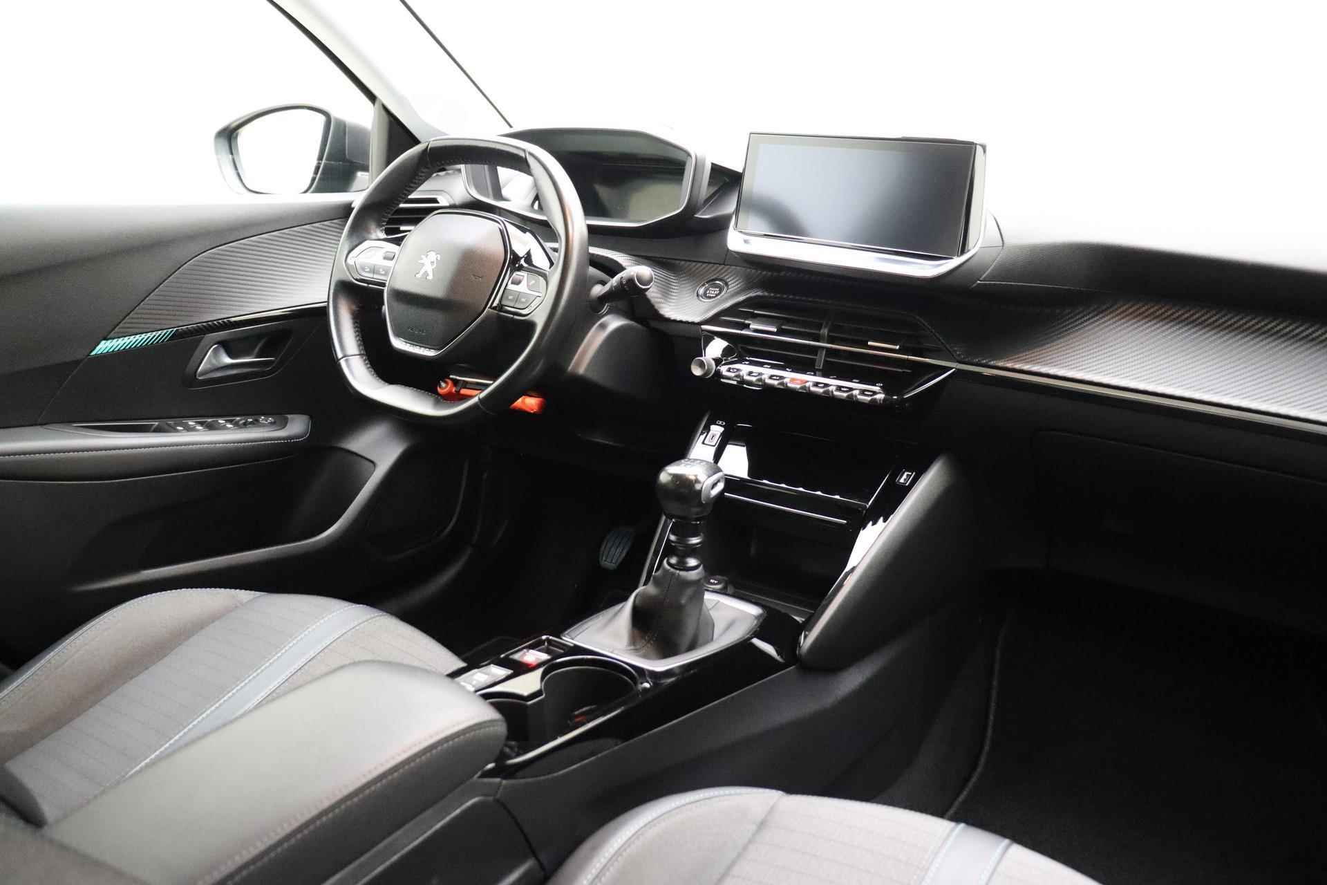 Peugeot 208 1.2 PureTech Allure 100pk | Navigatie | Achteruitrijcamera | 3D-cockpit | All-Season Banden - 4/38