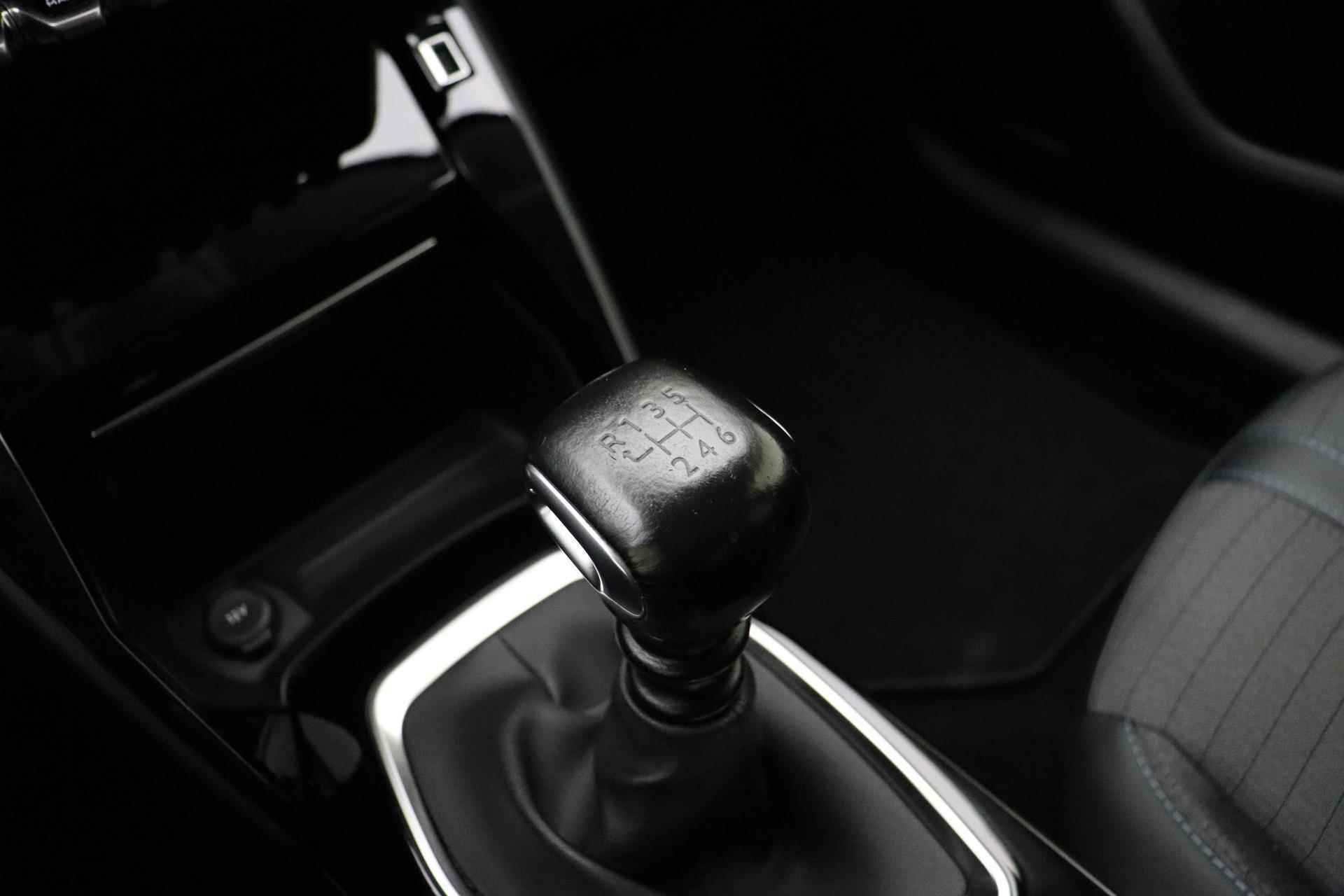 Peugeot 208 1.2 PureTech Allure 100pk | Navigatie | Achteruitrijcamera | 3D-cockpit | All-Season Banden - 28/38