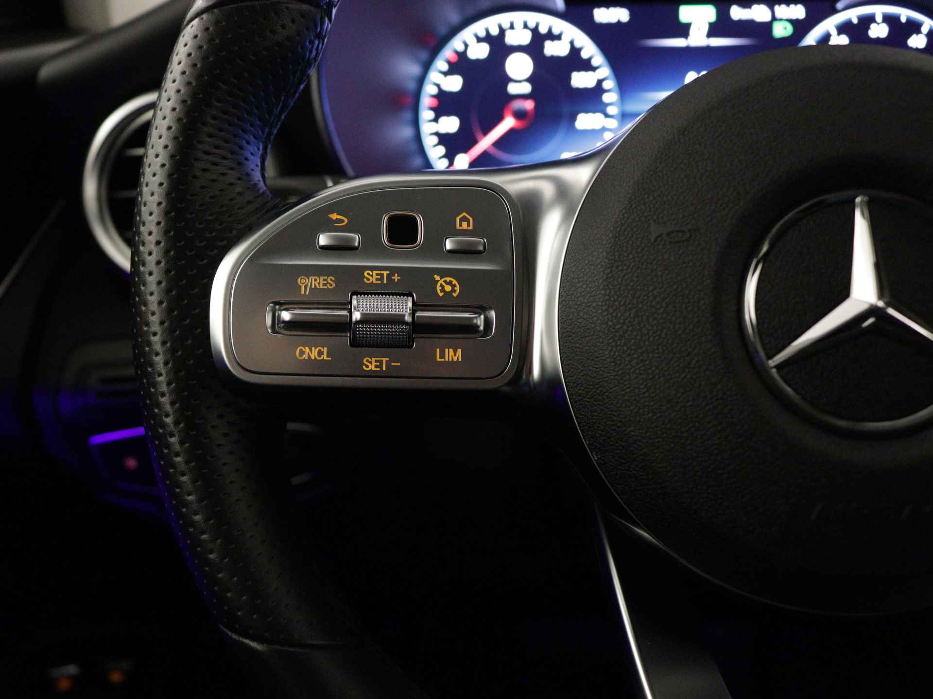 Mercedes-Benz GLC 300 e 4M AMG Plug-In Hybride Limited | 360°-camera | Trekhaak | Multibeam Koplampen | Elektrische Achterklep | Inclusief 24 maanden MB Certified garantie voor Europa. - 18/39