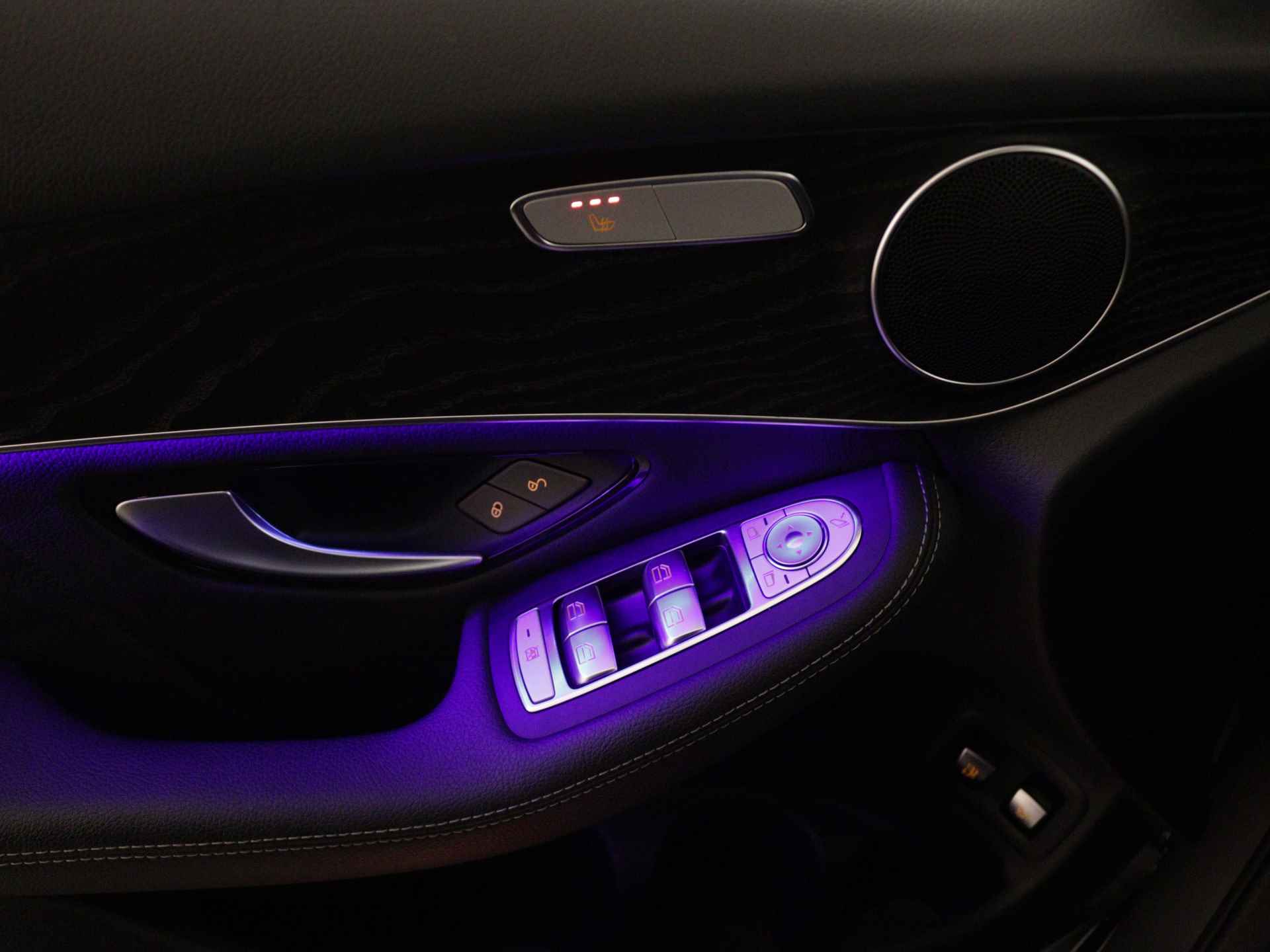 Mercedes-Benz GLC 300 e 4M AMG Plug-In Hybride Limited | 360°-camera | Trekhaak | Multibeam Koplampen | Elektrische Achterklep | Inclusief 24 maanden MB Certified garantie voor Europa. - 27/39