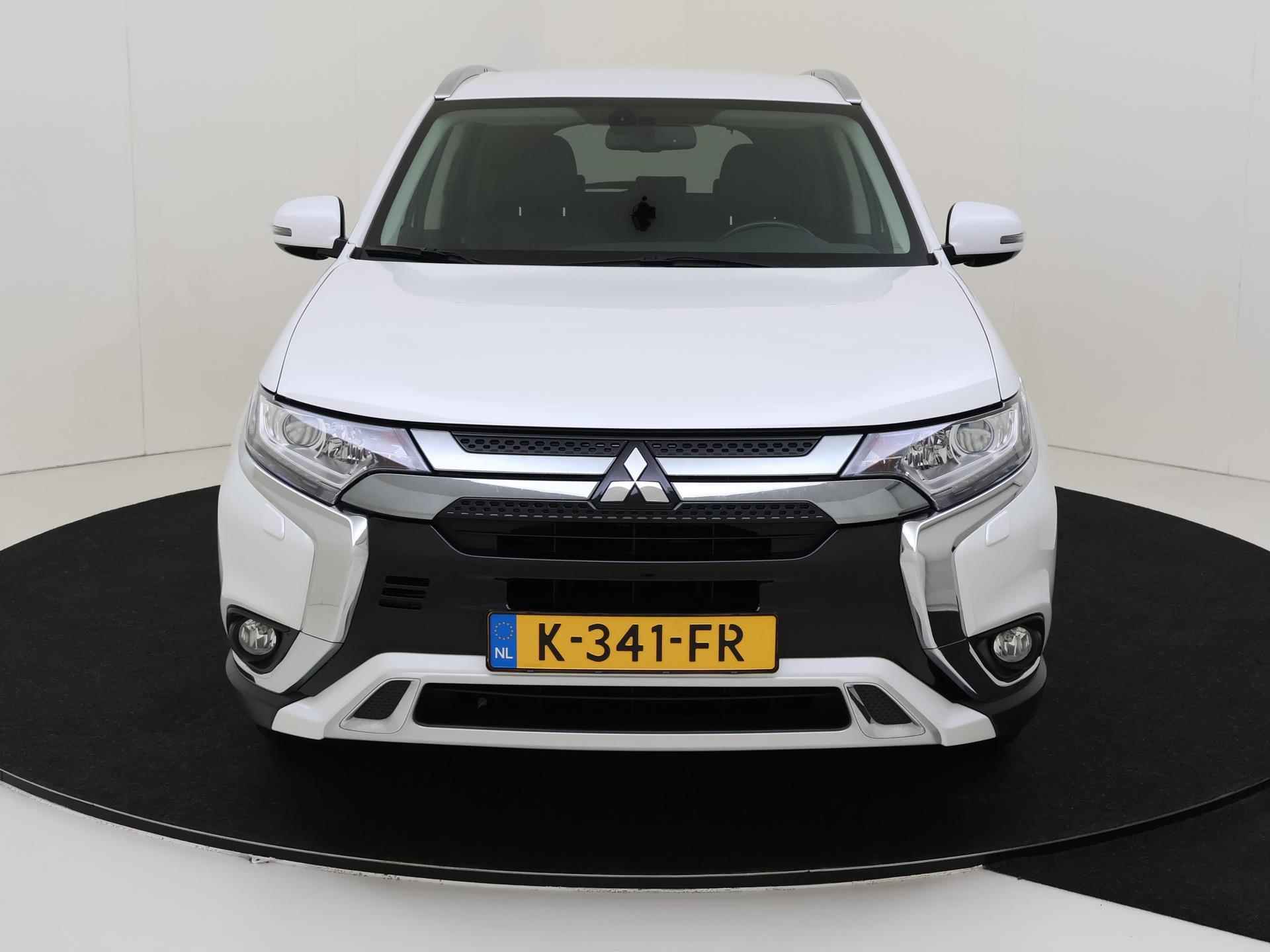 Mitsubishi Outlander 2.4 PHEV Intense - 9/26