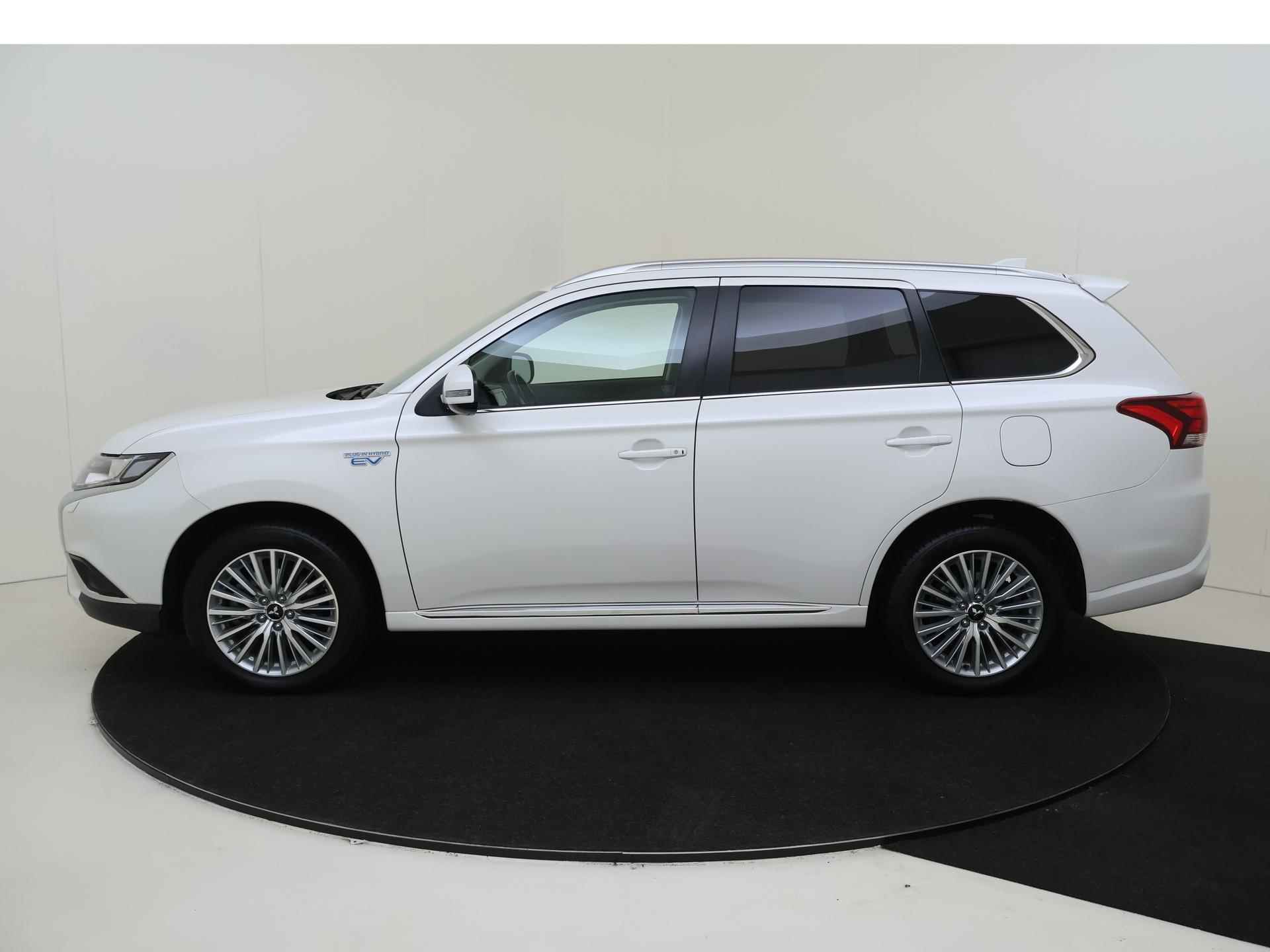 Mitsubishi Outlander 2.4 PHEV Intense - 2/32