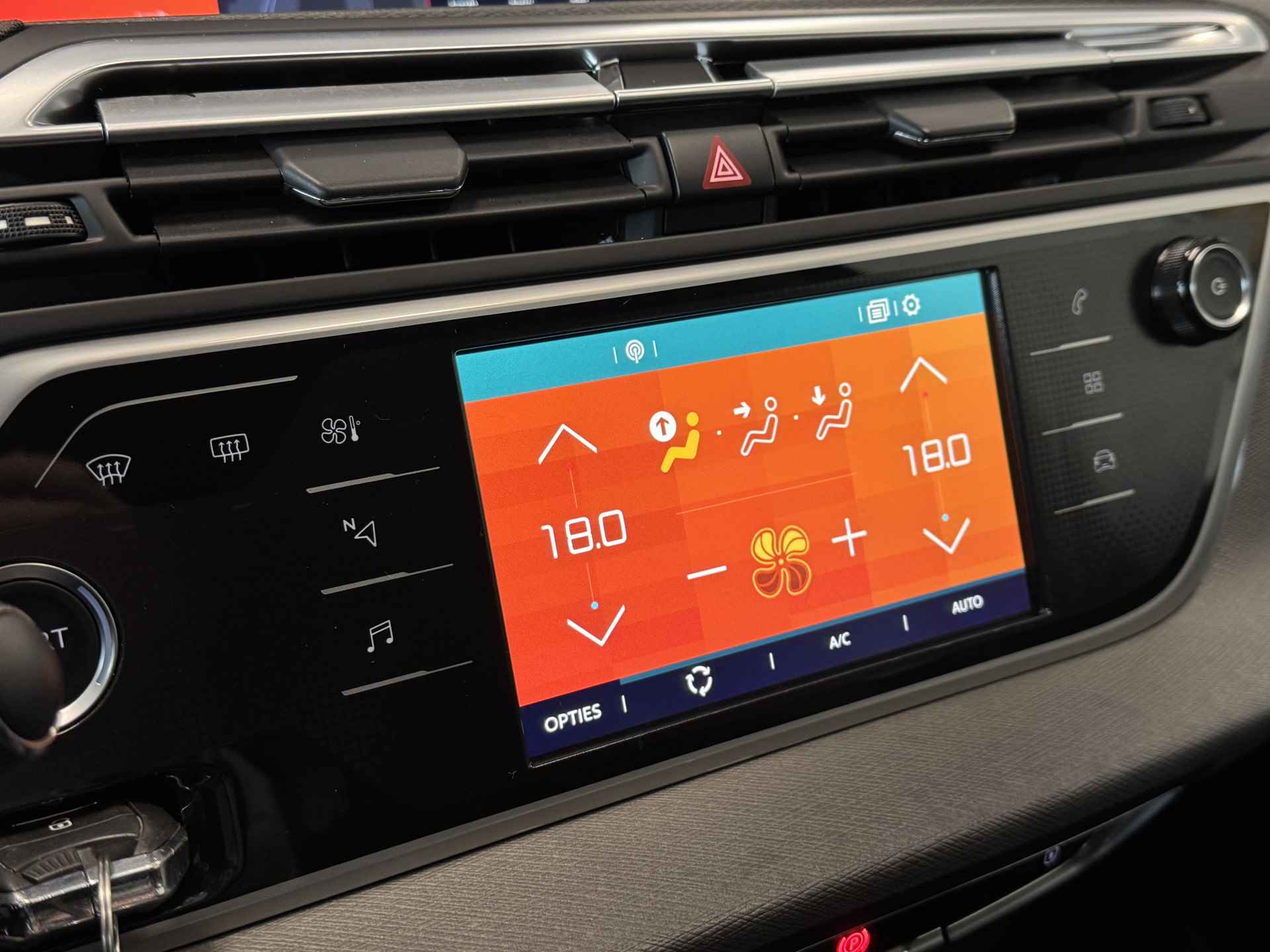 Citroën Grand C4 Picasso 1.2 PureTech Shine | Apple carplay | Rijklaar - 18/39