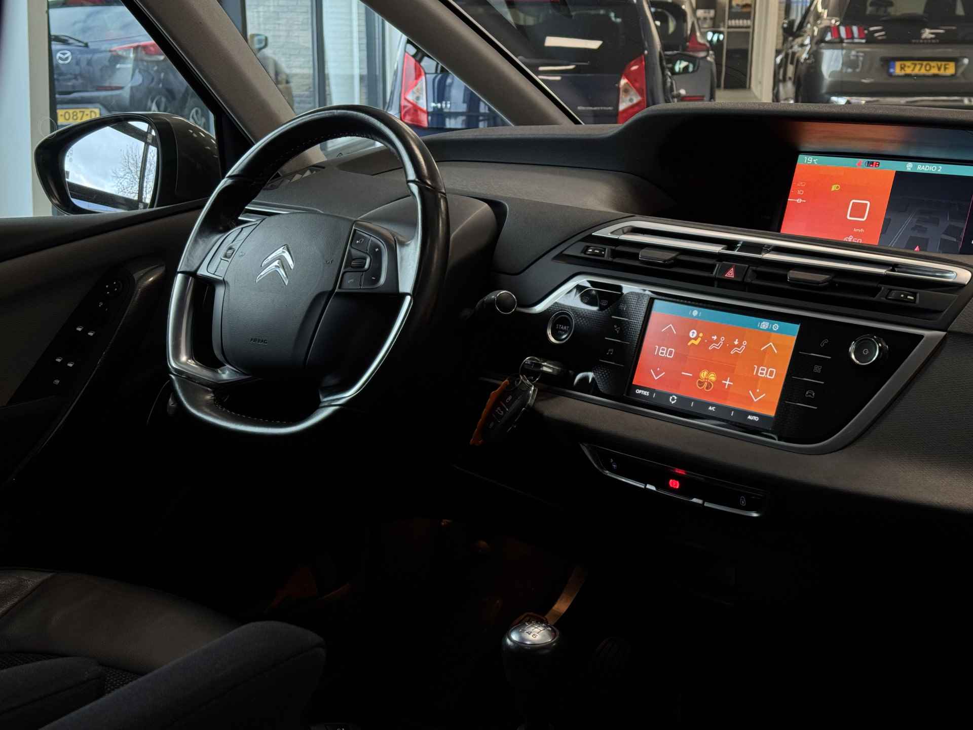 Citroën Grand C4 Picasso 1.2 PureTech Shine | Apple carplay | Rijklaar - 28/39