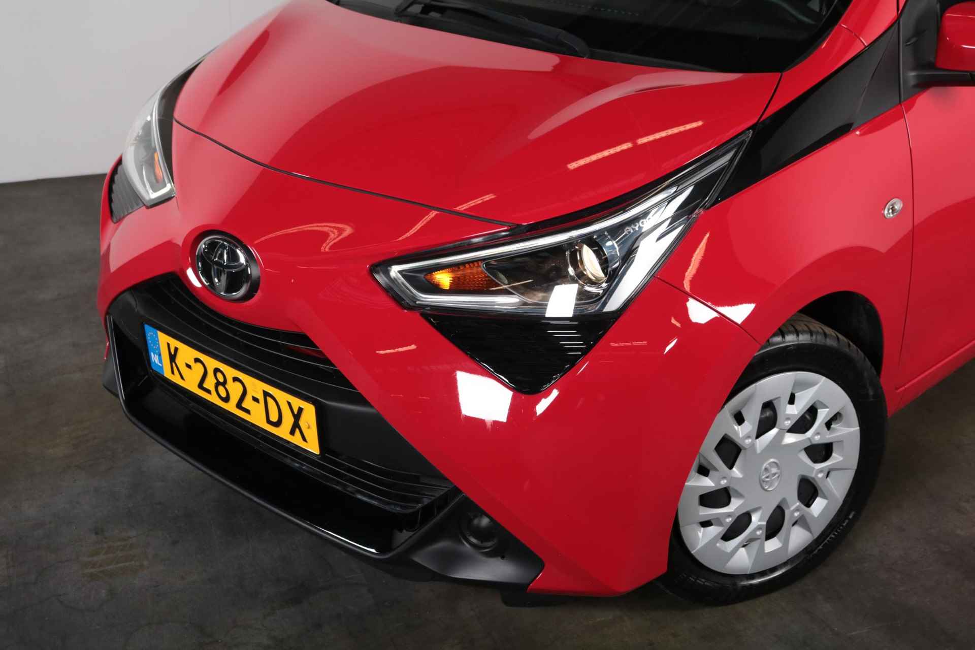 Toyota Aygo 1.0 VVT-i x-play, Carplay, Android-auto, Airco , 1e eigenaar, NL auto - 3/32