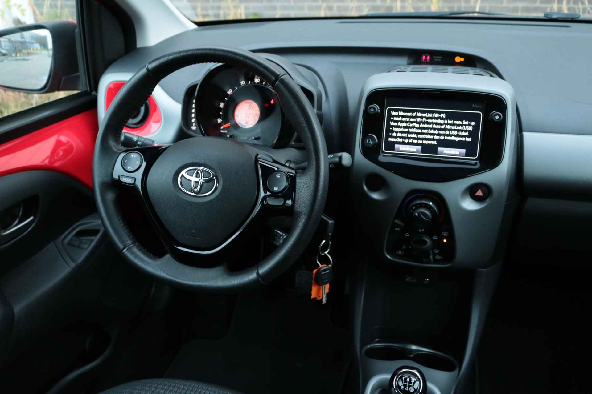 Toyota Aygo 1.0 VVT-i x-play, Carplay, Android-auto, Airco , 1e eigenaar, NL auto - 16/32