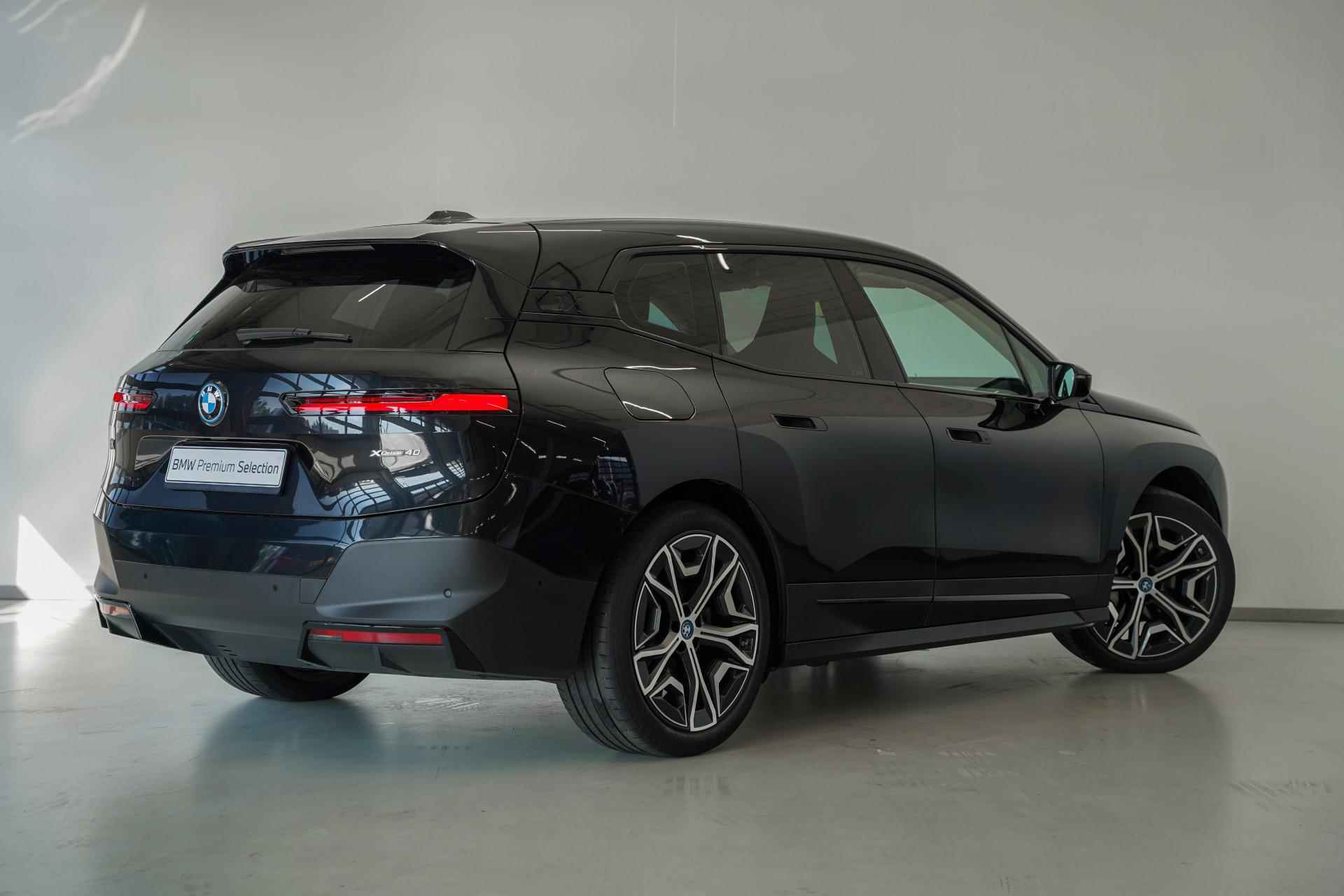 BMW iX xDrive40 High Executive Shadow Line - 2/21