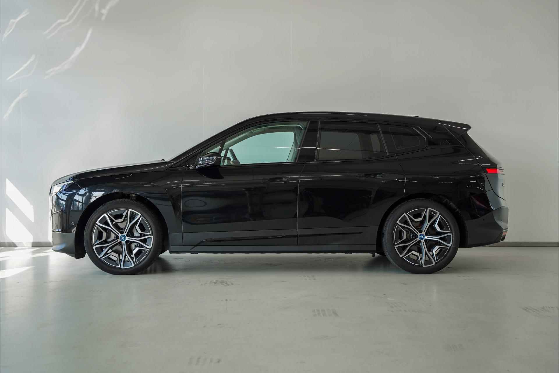 BMW iX xDrive40 High Executive Shadow Line - 4/21