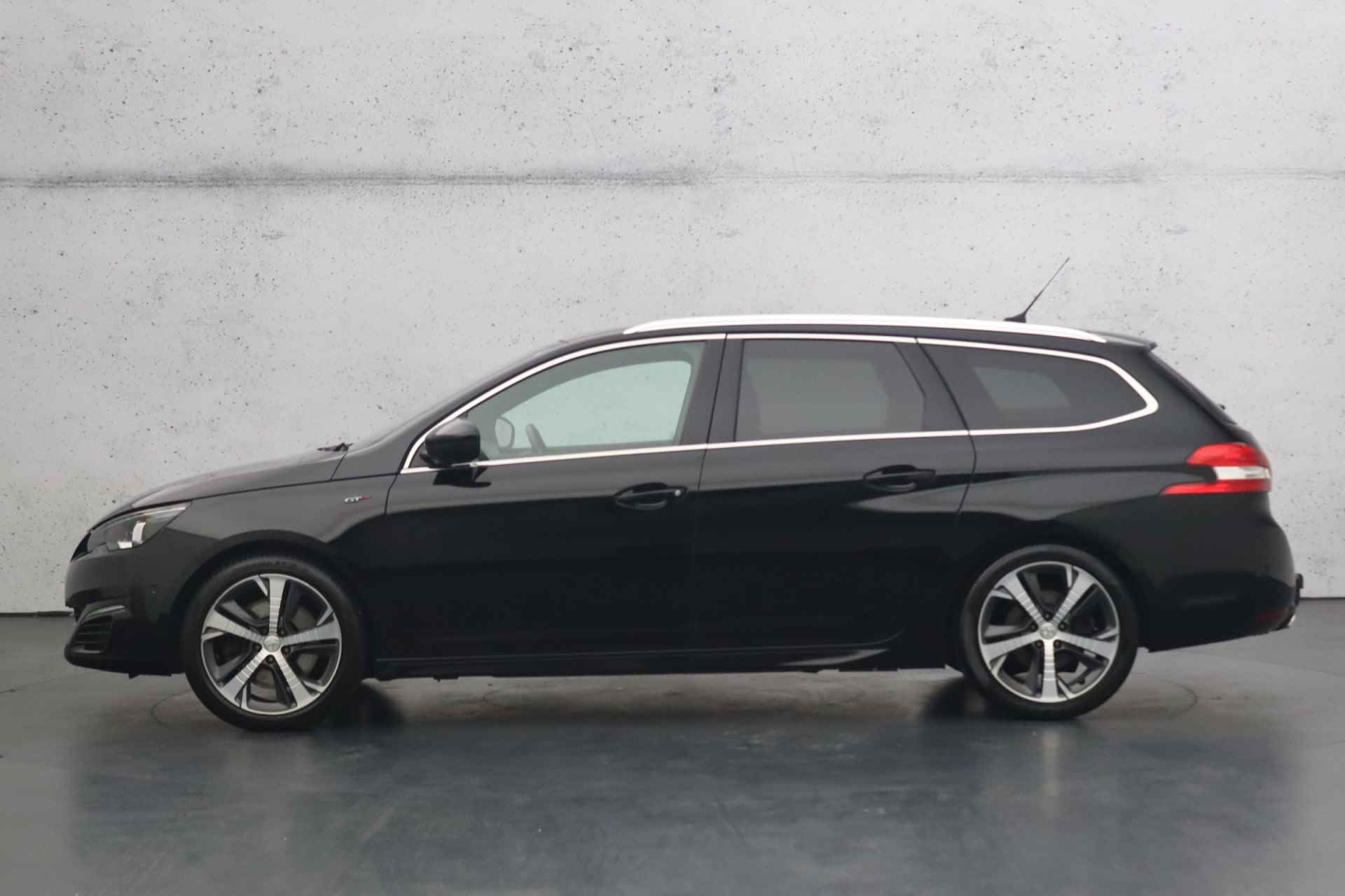 Peugeot 308 SW 1.6 e-THP GT 205 | Lederen bekleding | Panoramadak | Stoelen verwarmd | Parkeersensoren - 7/32