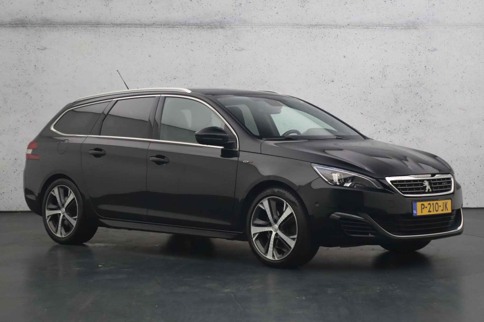 Peugeot 308 SW 1.6 e-THP GT 205 | Lederen bekleding | Panoramadak | Stoelen verwarmd | Parkeersensoren - 26/32