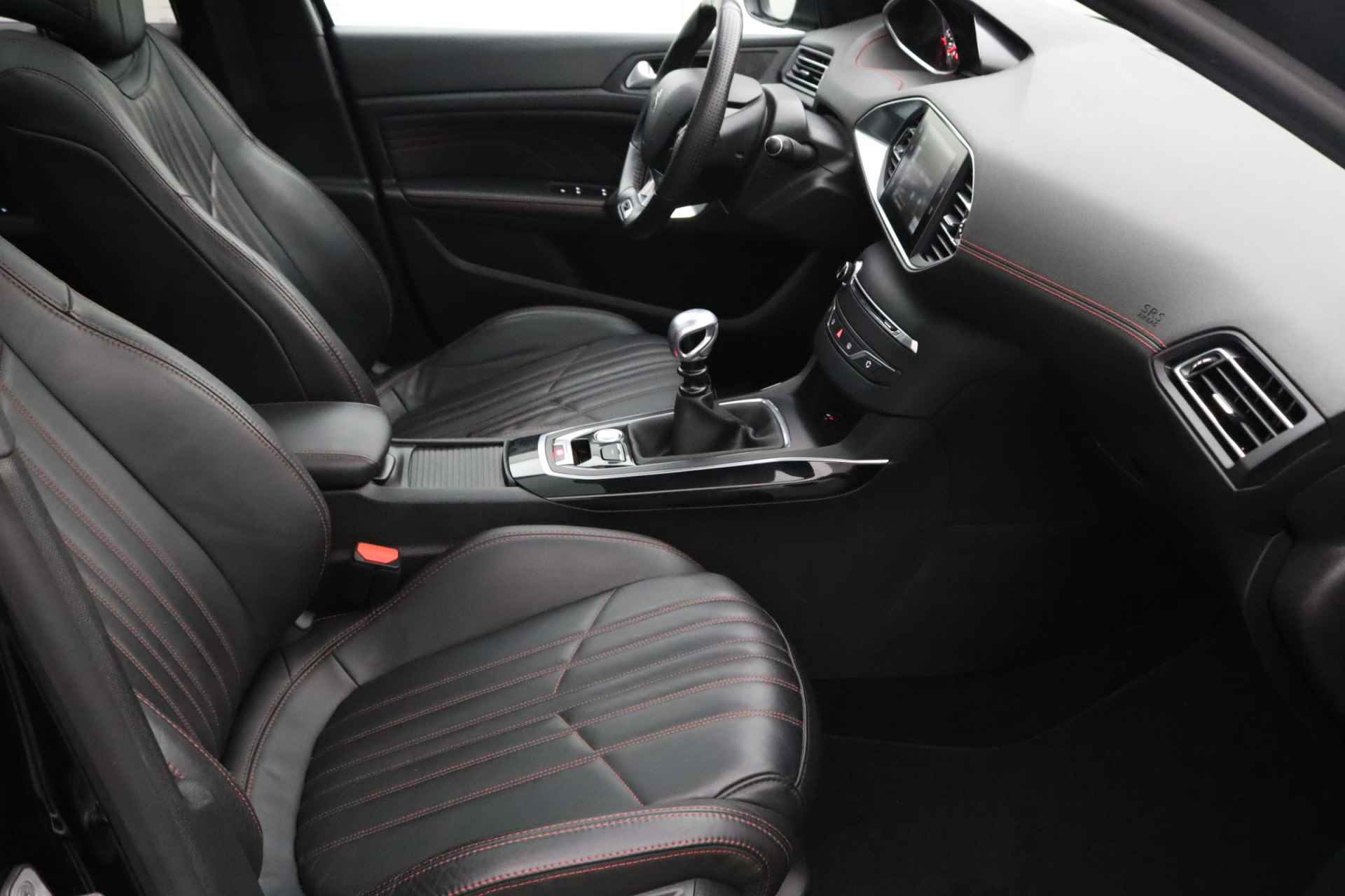 Peugeot 308 SW 1.6 e-THP GT 205 | Lederen bekleding | Panoramadak | Stoelen verwarmd | Parkeersensoren - 32/32