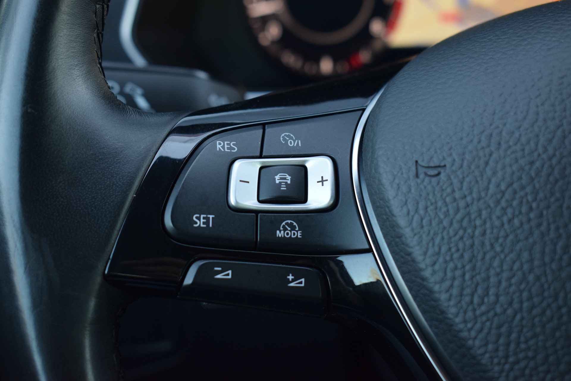 Volkswagen Tiguan 1.4 TSI Business R-line | Apple CarPlay | Virtual | Adapt. Cruise | Stoel verw. - 23/37