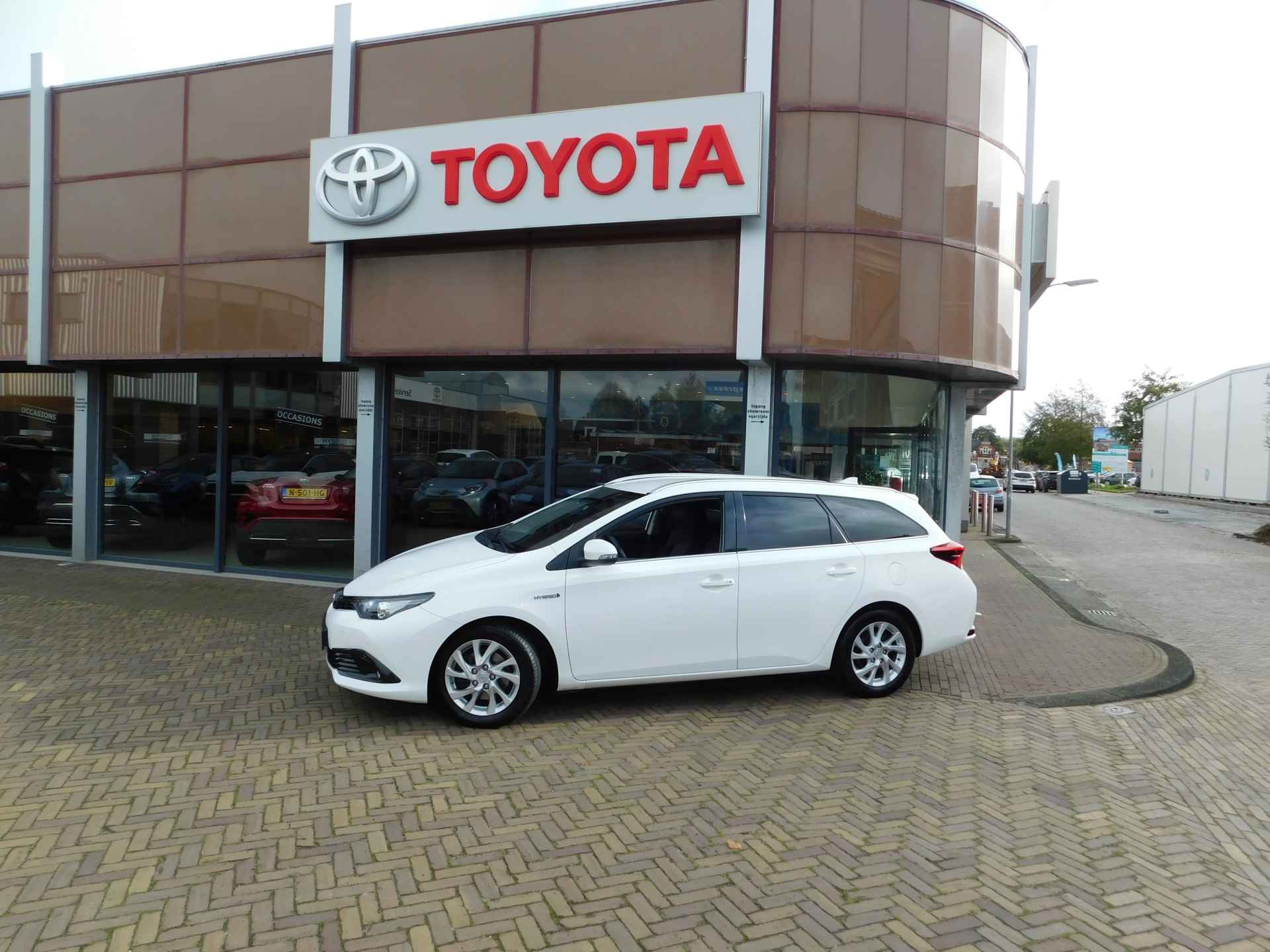 Toyota Auris Touring Sports 1.8 Hybrid Energy Plus - 3/42