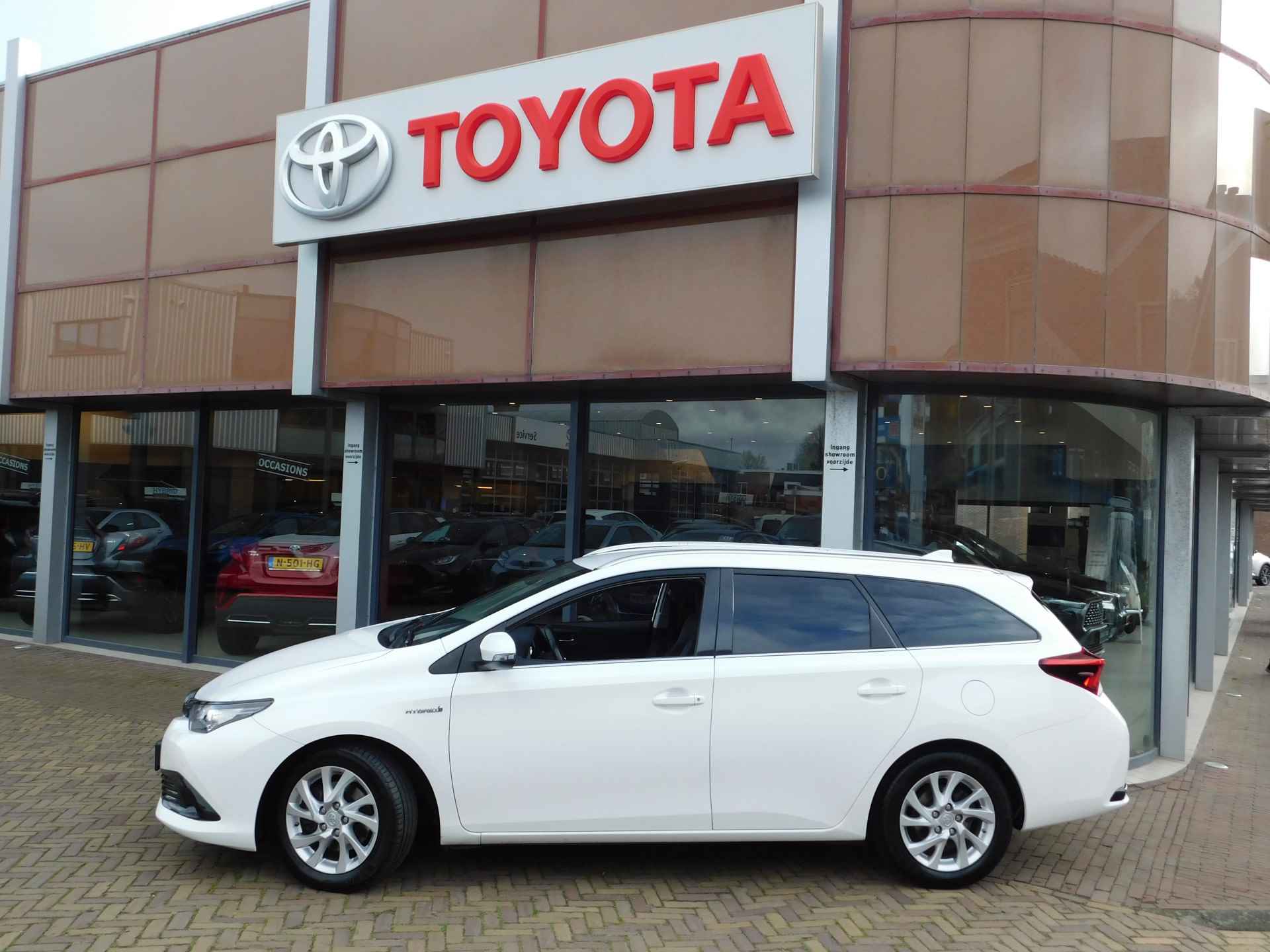 Toyota Auris Touring Sports 1.8 Hybrid Energy Plus - 4/42