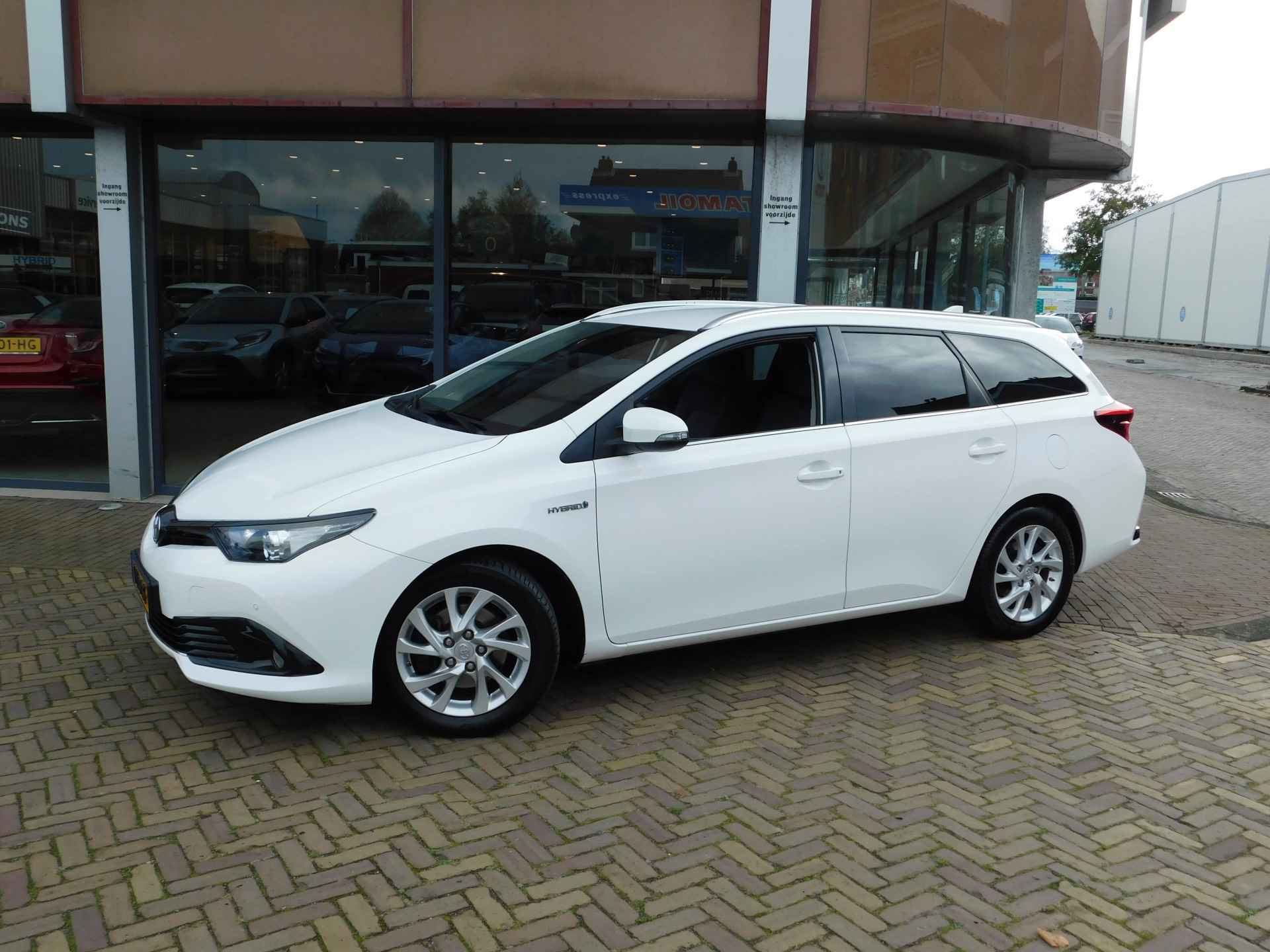 Toyota Auris Touring Sports 1.8 Hybrid Energy Plus - 5/42