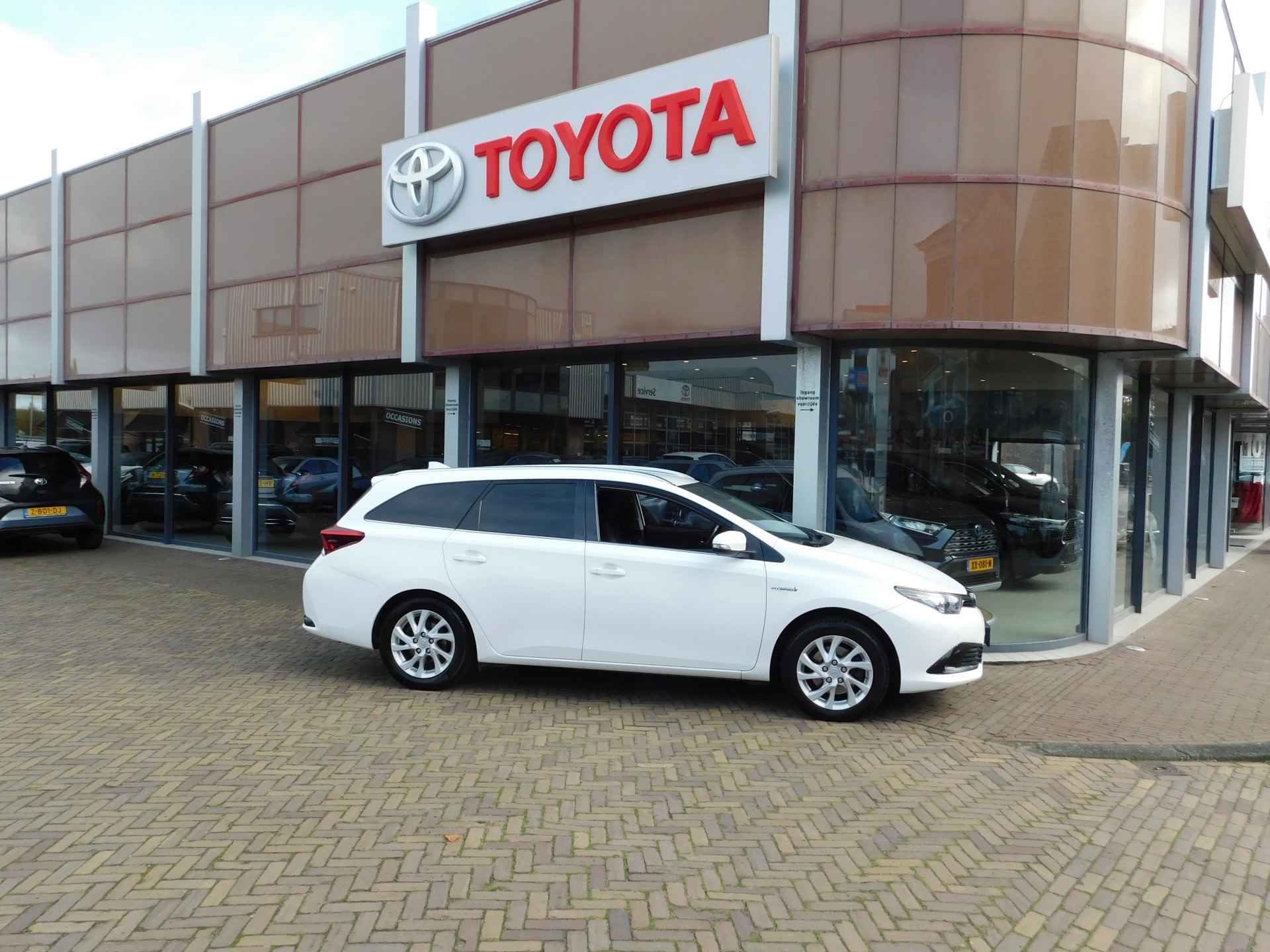 Toyota Auris Touring Sports 1.8 Hybrid Energy Plus - 30/42