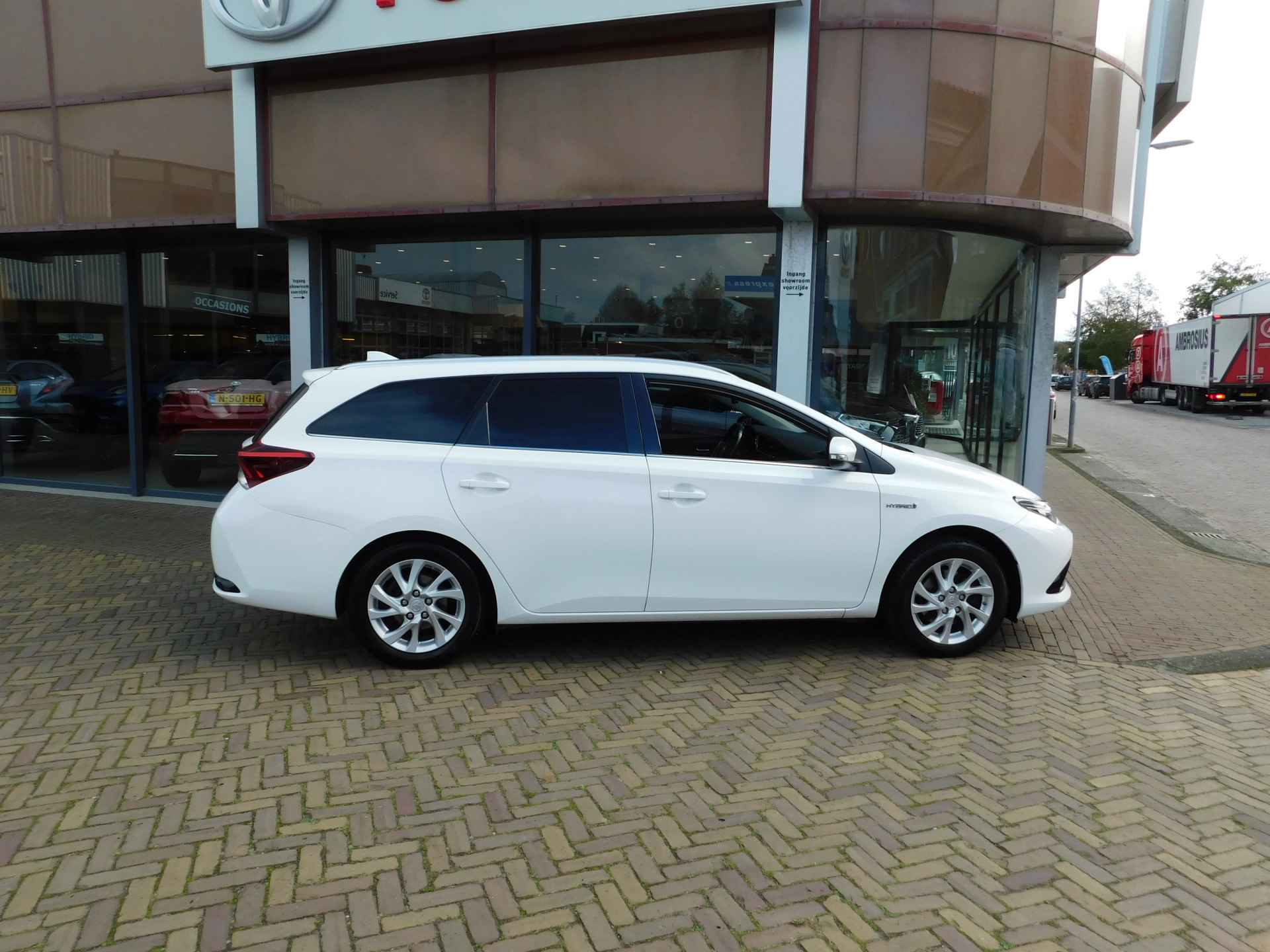 Toyota Auris Touring Sports 1.8 Hybrid Energy Plus - 31/42