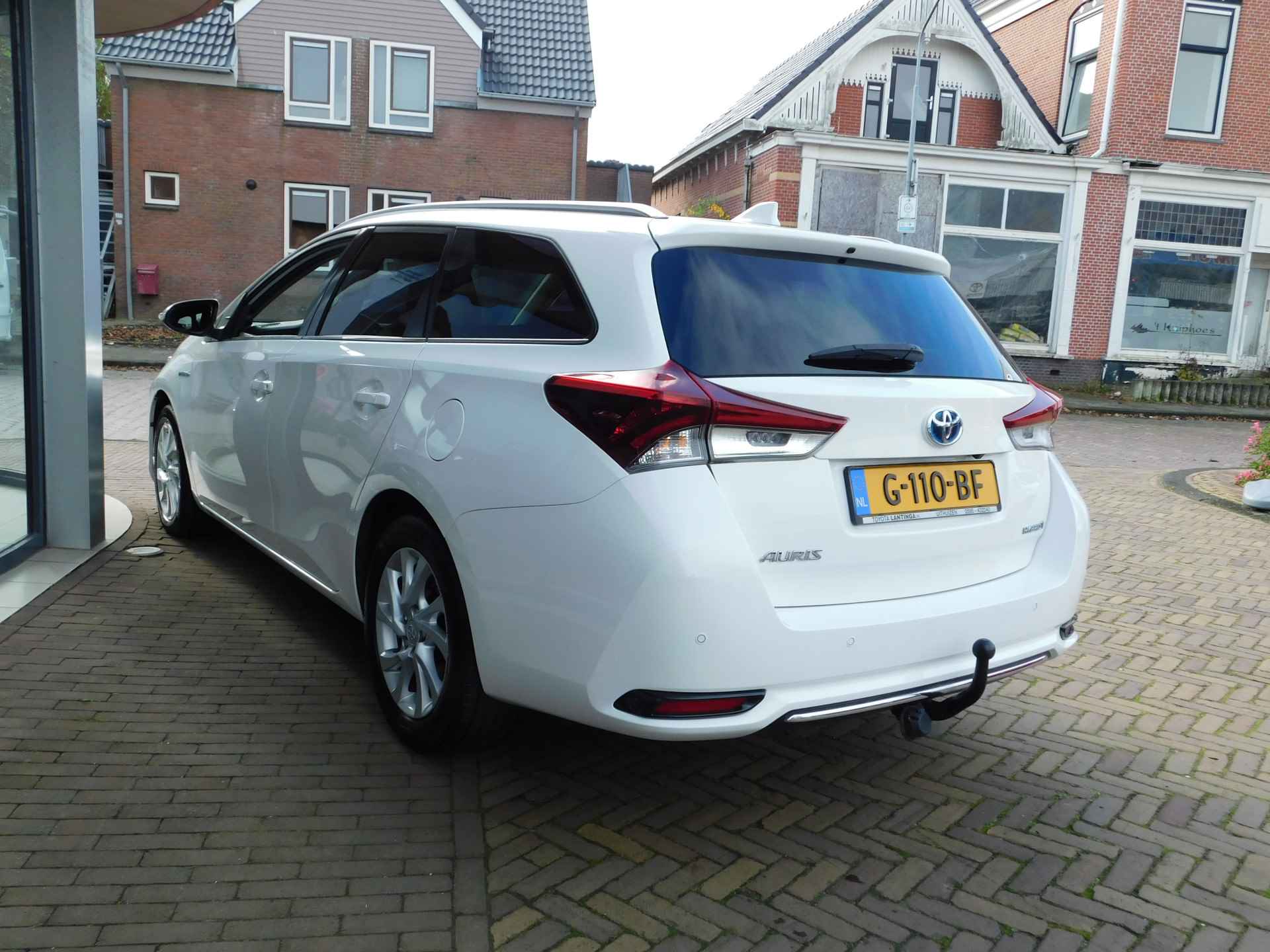 Toyota Auris Touring Sports 1.8 Hybrid Energy Plus - 36/42