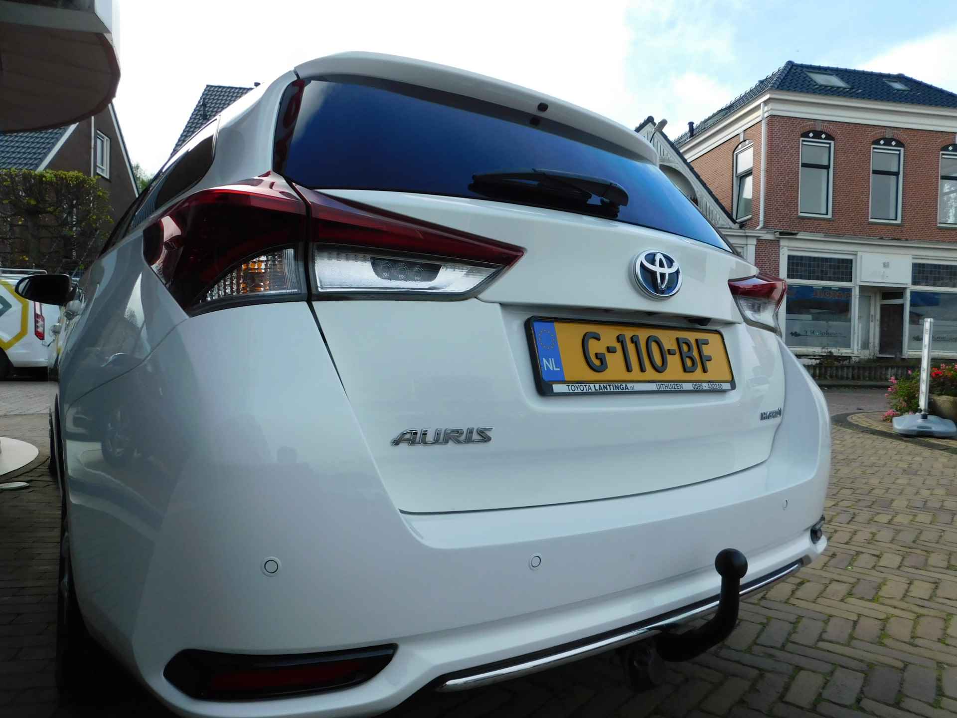 Toyota Auris Touring Sports 1.8 Hybrid Energy Plus - 38/42