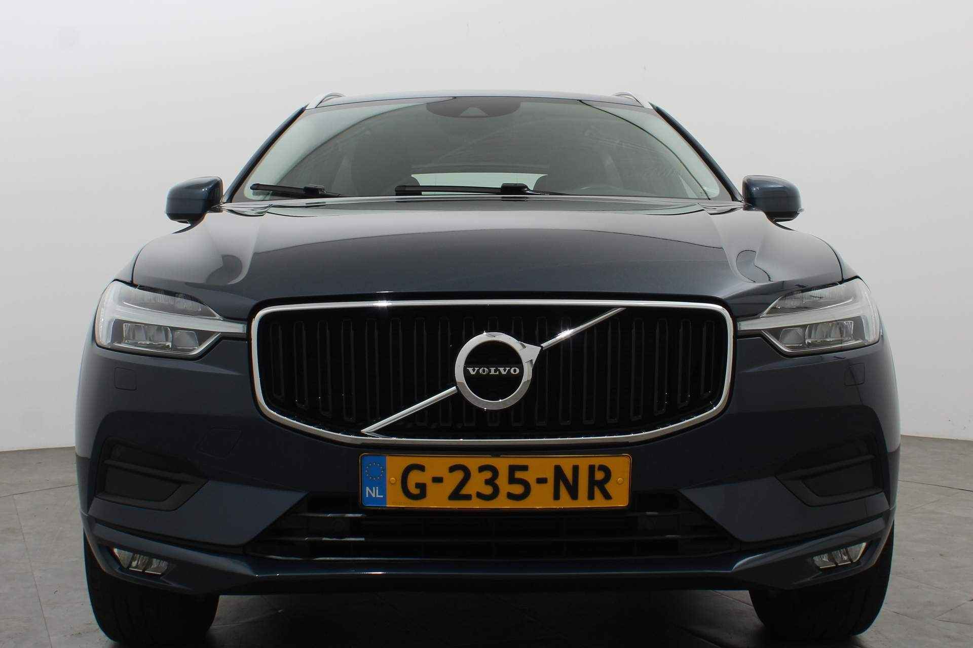 Volvo XC60 2.0 T5 250PK MOMENTUM PRO AUT8 | Navi | Volledig Leer | Sportstoelen - 6/58