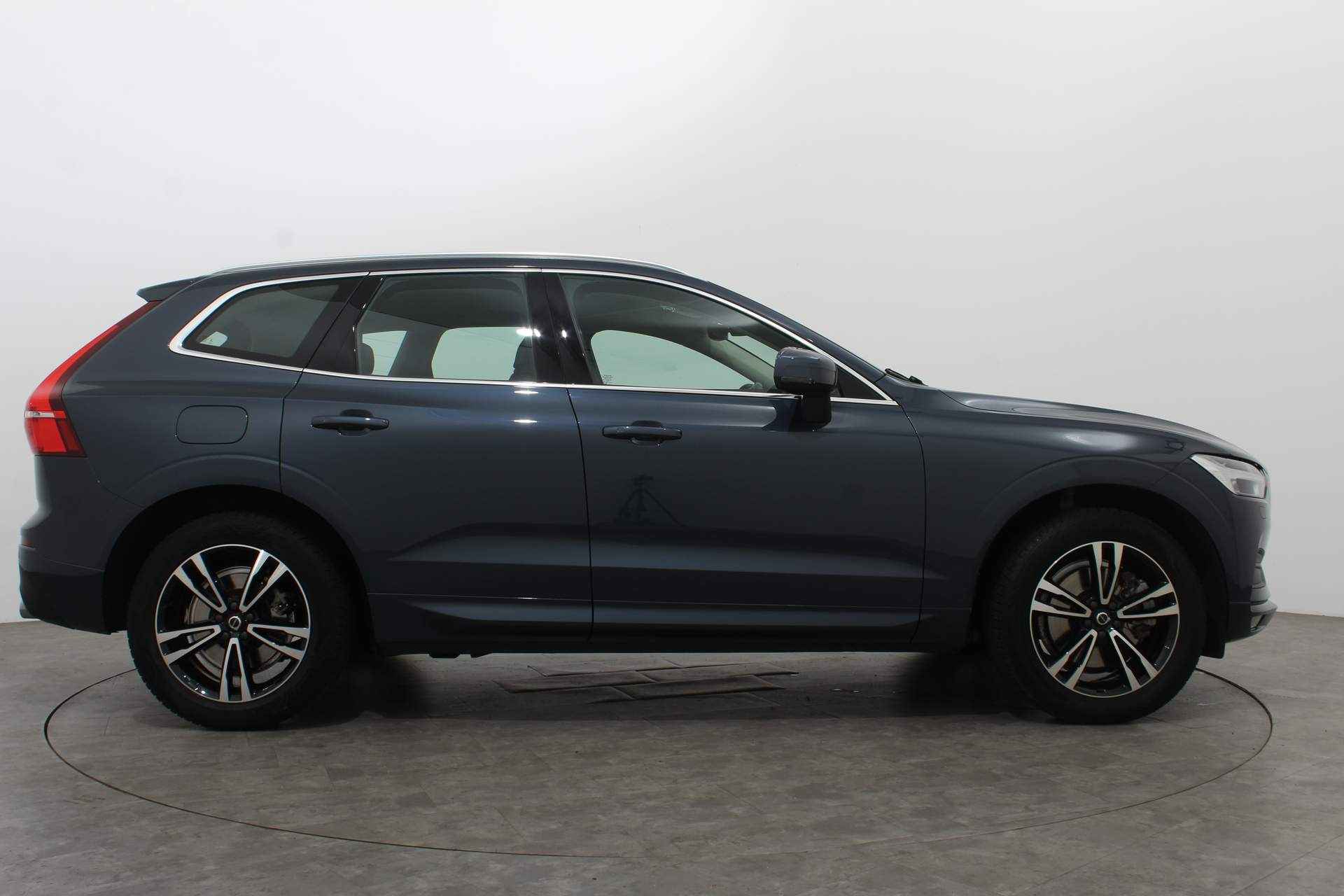 Volvo XC60 2.0 T5 250PK MOMENTUM PRO AUT8 | Navi | Volledig Leer | Sportstoelen - 7/58