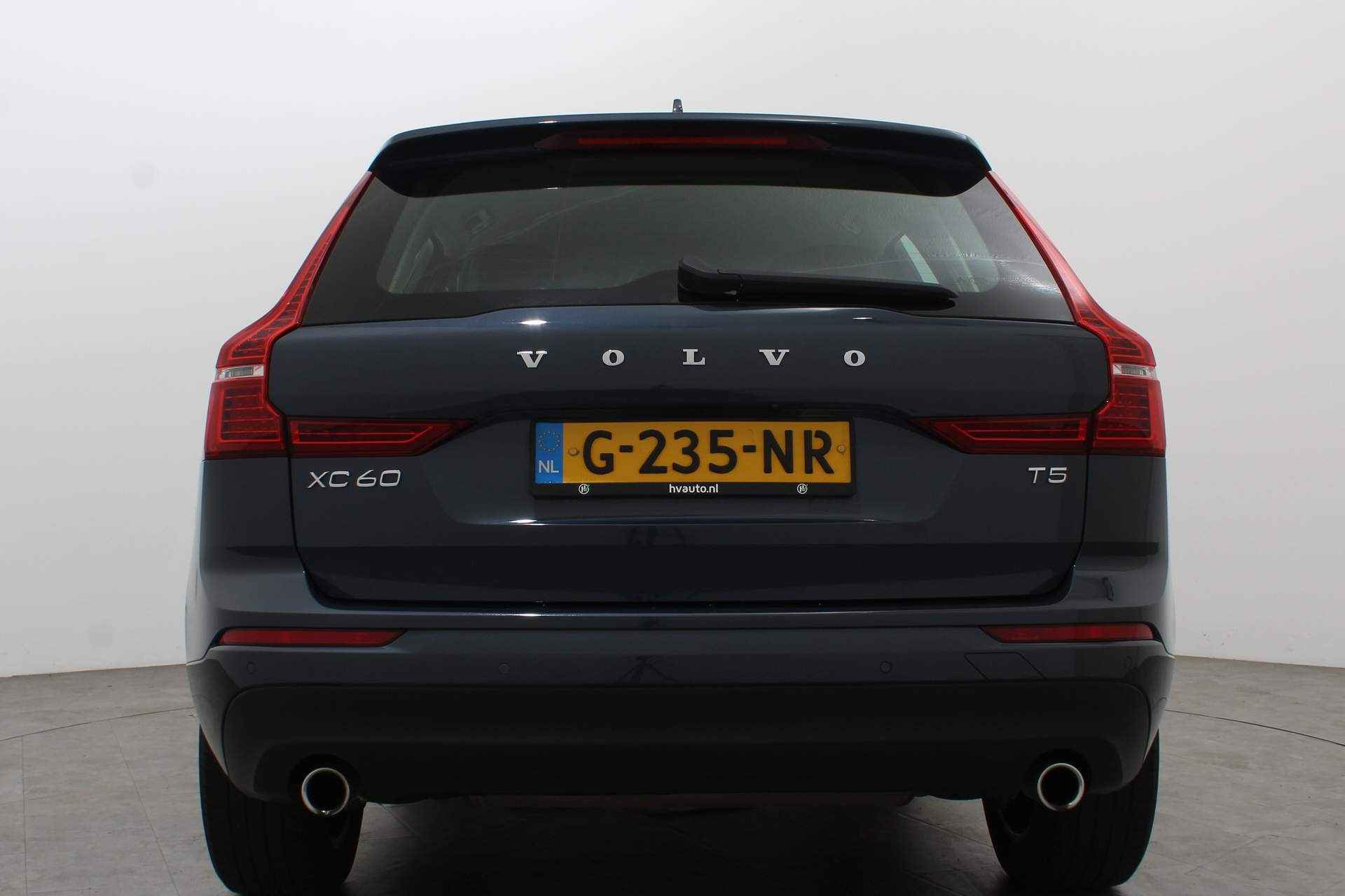 Volvo XC60 2.0 T5 250PK MOMENTUM PRO AUT8 | Navi | Volledig Leer | Sportstoelen - 8/58