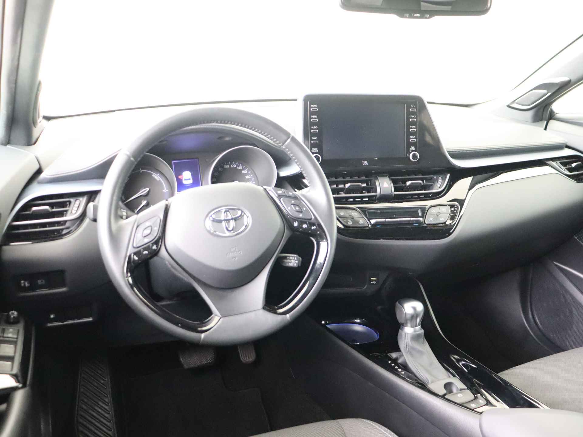 Toyota C-HR 1.8 Hybrid First Edition I Navigatie I Climate Control I Cruise Control I Camera I LM Velgen I USB I 1e Eigenaar I LOUWMAN Onderhouden I Stoelverwarming Voor I Keyless Entry/Start I - 6/49