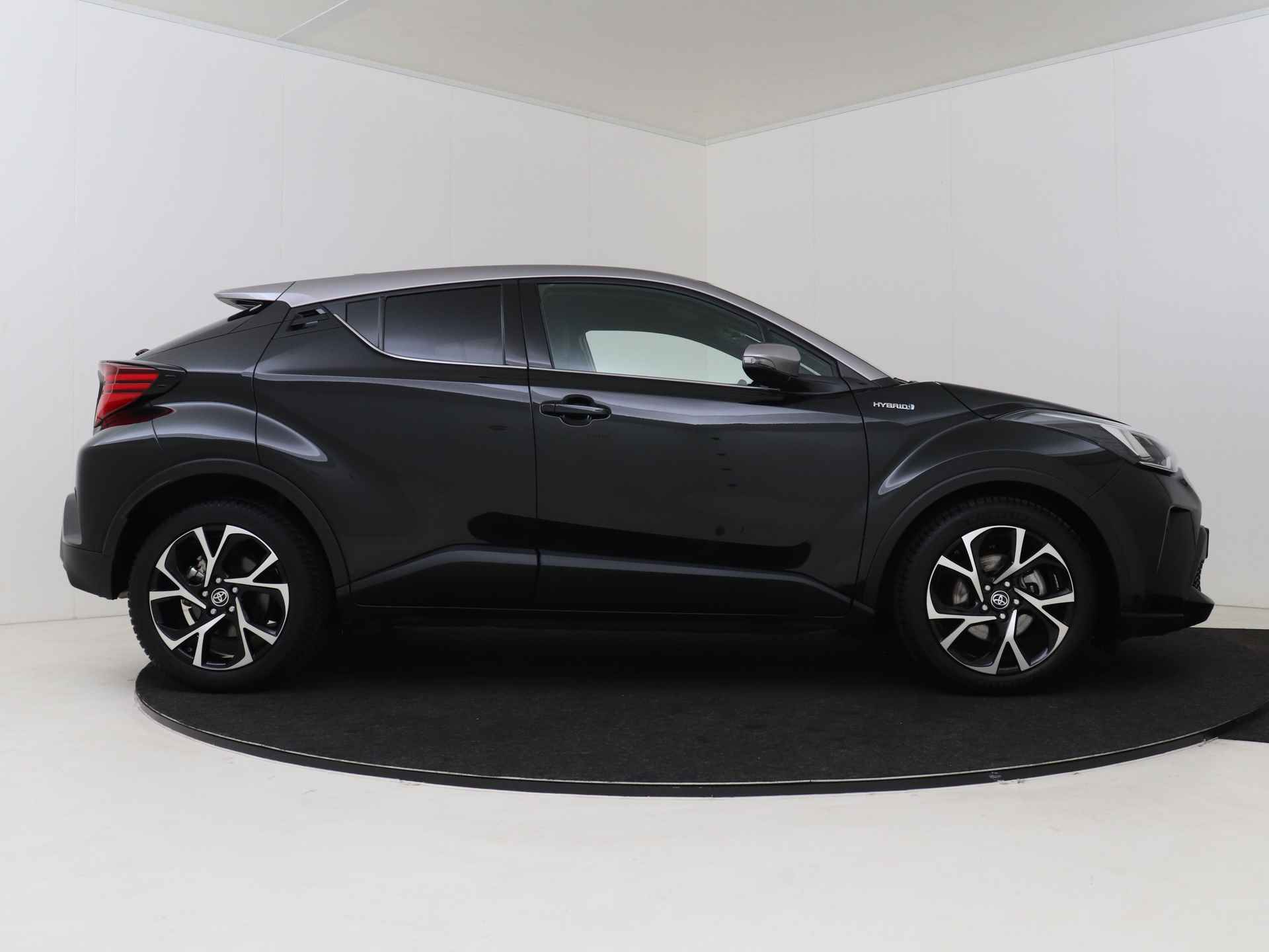 Toyota C-HR 1.8 Hybrid First Edition I Navigatie I Climate Control I Cruise Control I Camera I LM Velgen I USB I 1e Eigenaar I LOUWMAN Onderhouden I Stoelverwarming Voor I Keyless Entry/Start I - 16/49