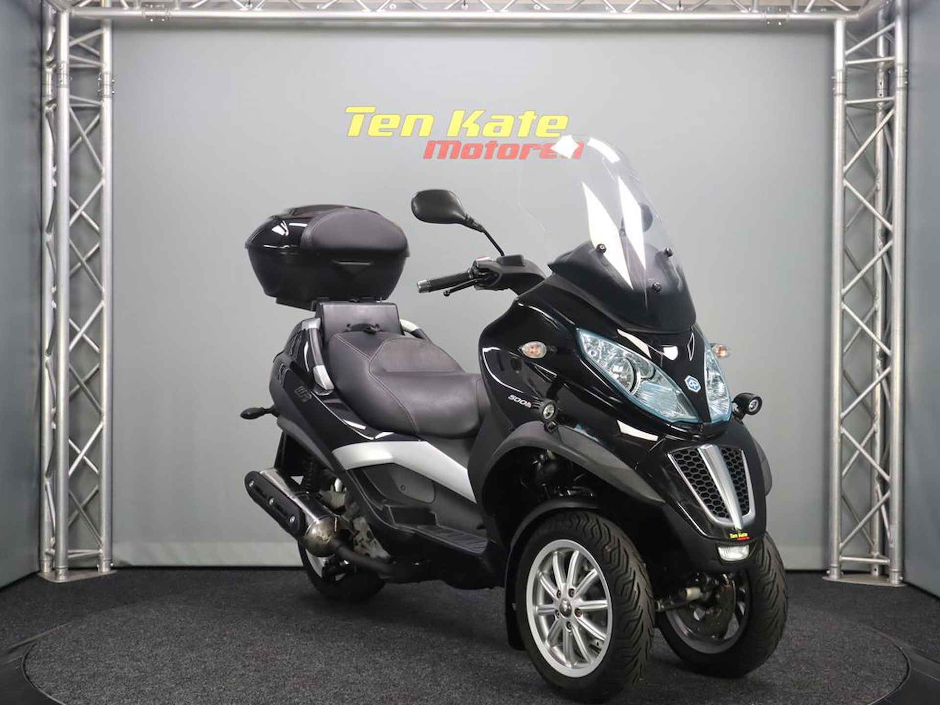 Piaggio MP3 500 - 2/13