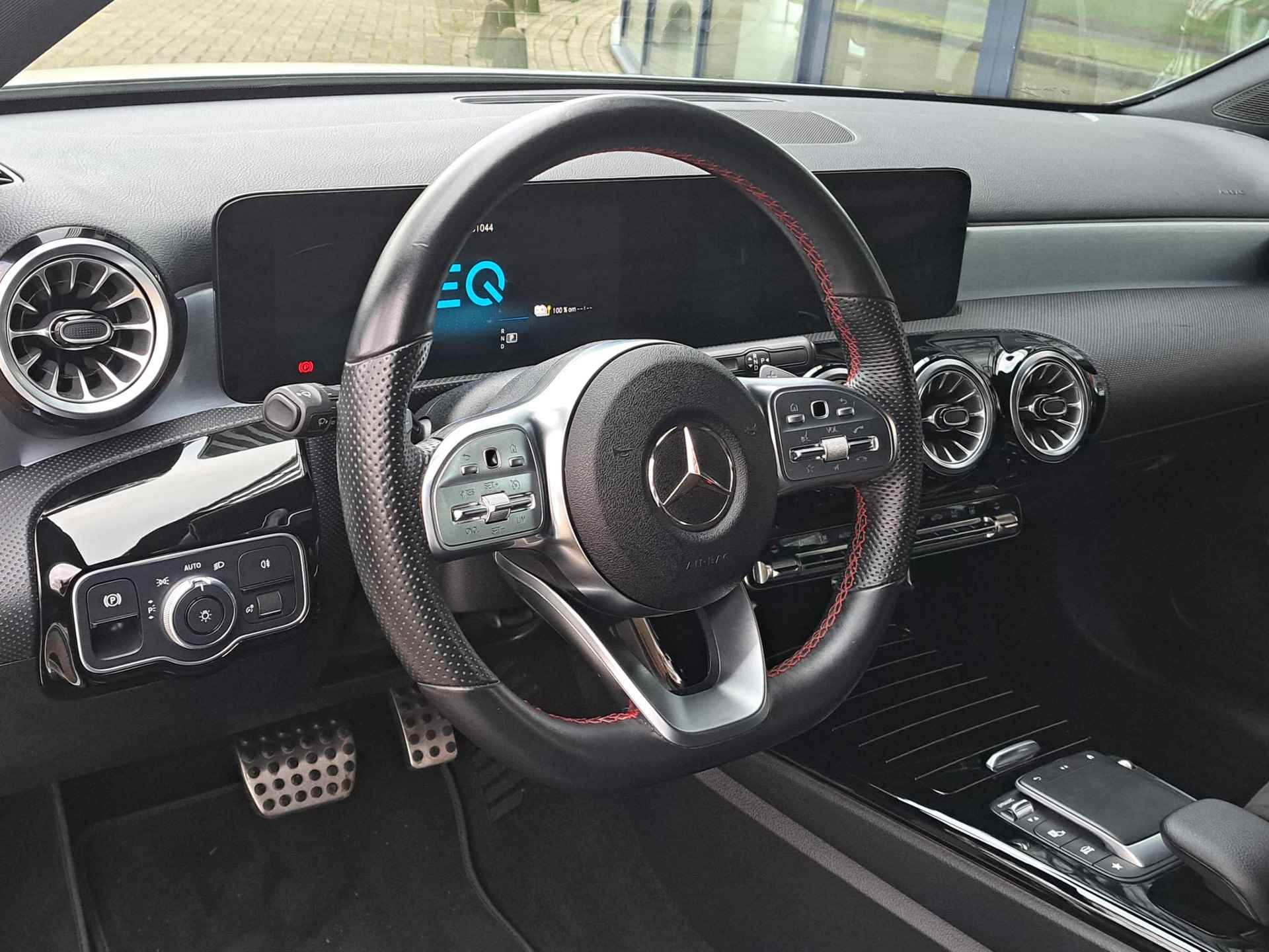 Mercedes-Benz A-klasse 250 e Business Solution AMG Limited | Navi | Afn. Trekhaak | Sfeer | ECC | PDC + Camera | Cruise Control | 18inch - 13/34