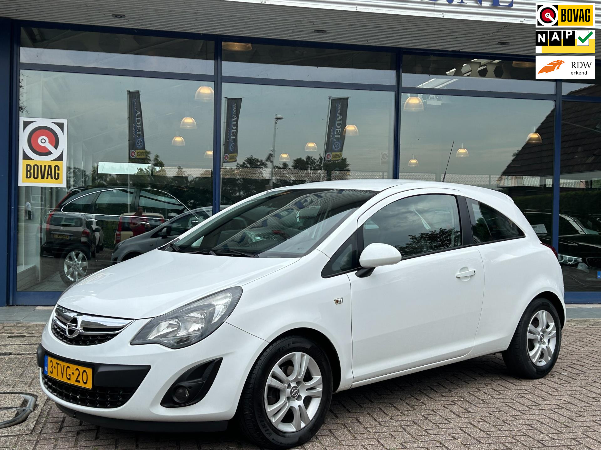 Opel Corsa 1.3 CDTi EcoFlex Business+ Navi Clima Bluetooth Cruise LM-Velgen NAP NL-Auto Dealeronderhouden!