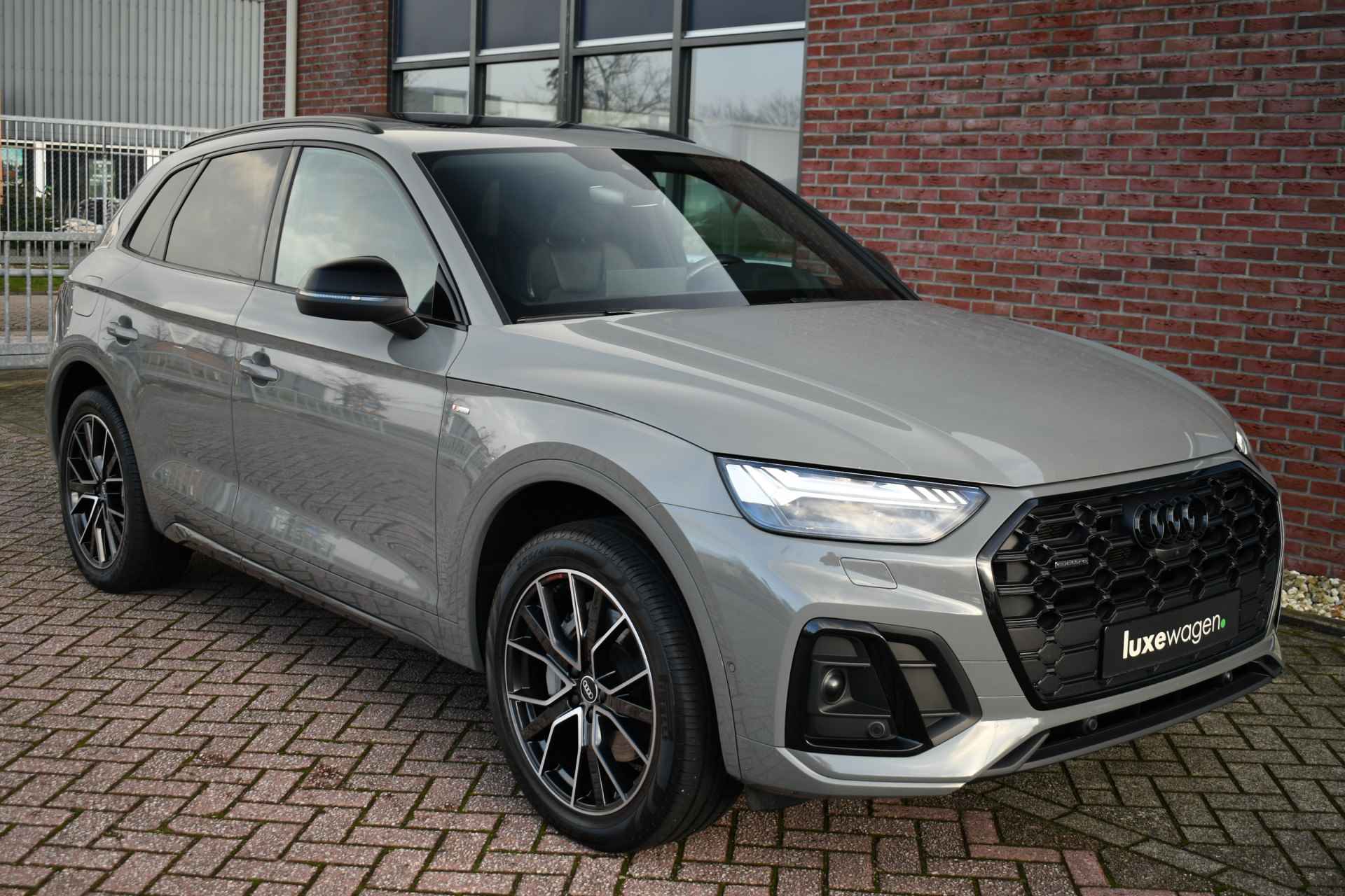 Audi Q5 55 TFSI e quattro S-Edition Pano Trekh ACC 360 El-zetels - 53/82