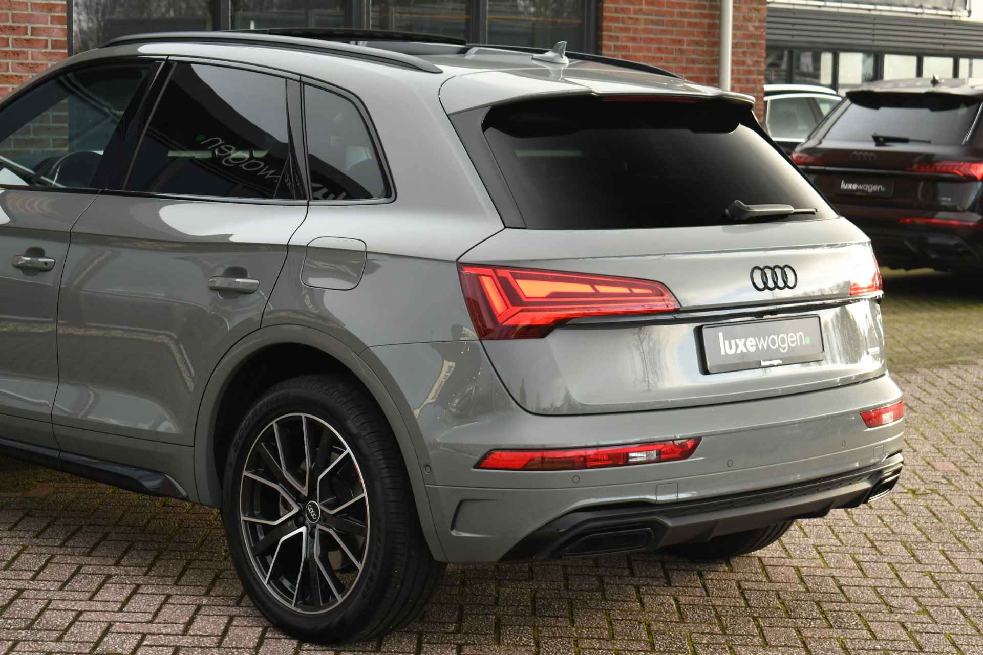 Audi Q5 55 TFSI e quattro S-Edition Pano Trekh ACC 360 El-zetels - 74/82